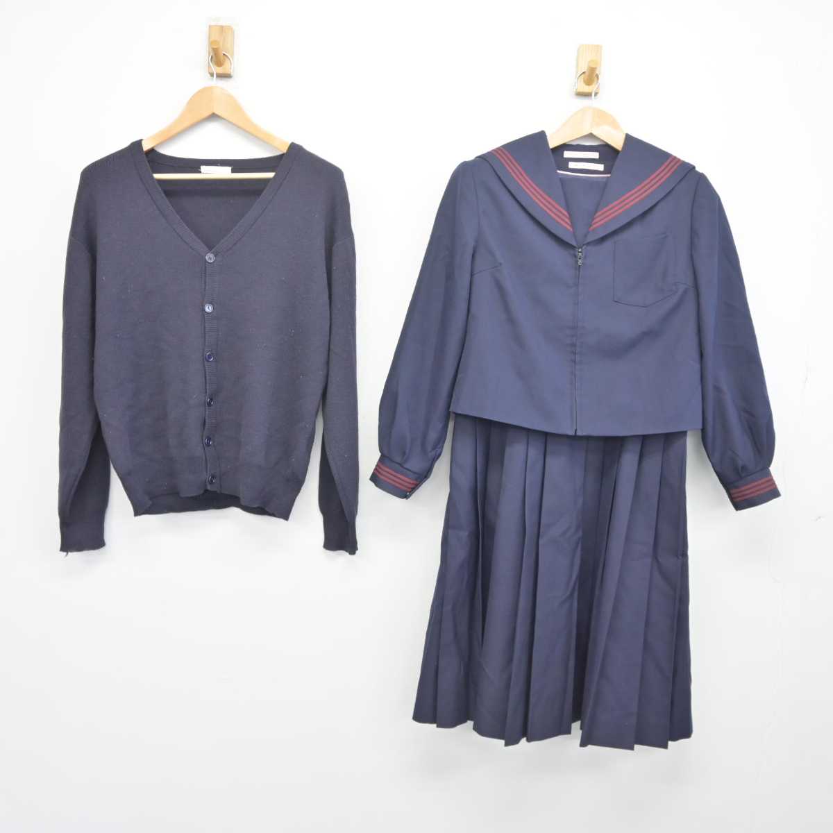 中古】茨城県 土浦第四中学校 女子制服 3点 (セーラー服・ニット 中古】茨城県 土浦第四中学校 女子制服 3点 (セーラー服・ニット