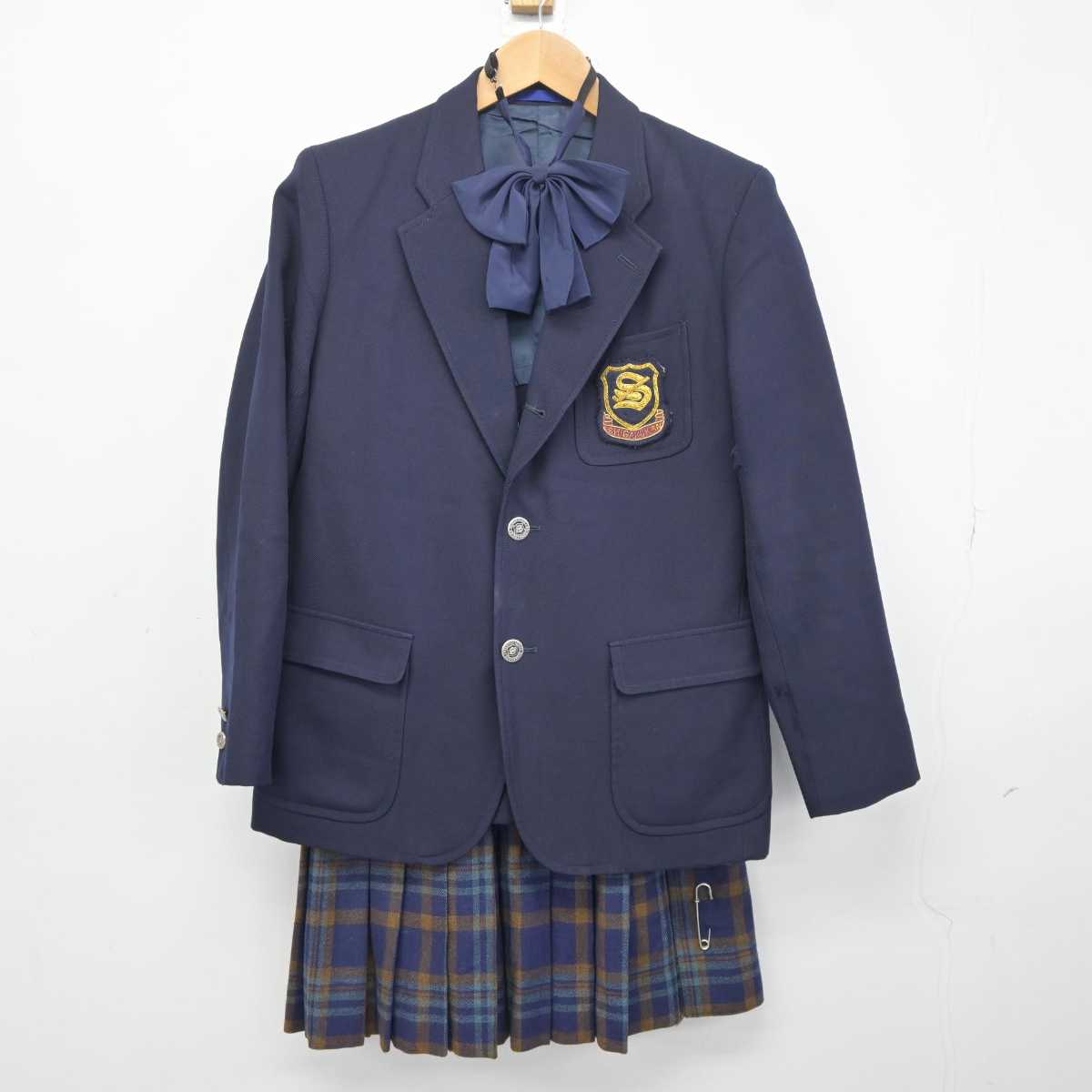 【中古】鹿児島県 志學館高等部 女子制服 4点 (ブレザー・スカート) sf041028