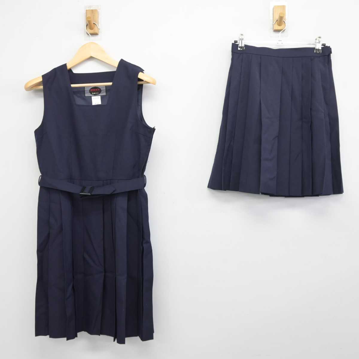 中古】神奈川県 横浜平沼高等学校 女子制服 2点 (ジャンパースカート・スカート) sf042396 | 中古制服通販パレイド