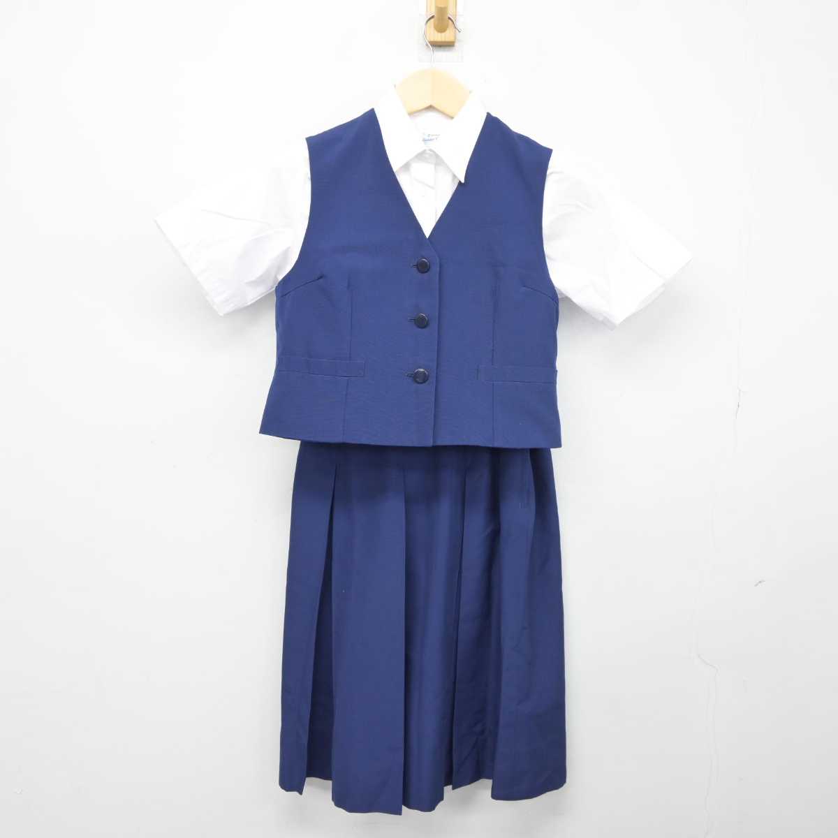中古】埼玉県 新座市立第六中学校 女子制服 3点 (ベスト・シャツ 中古】埼玉県 新座市立第六中学校 女子制服 3点 (ベスト・シャツ
