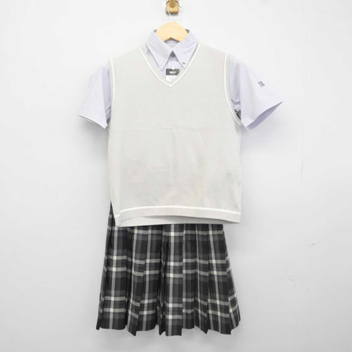 【中古】鹿児島県 鹿児島実業高等学校 女子制服 3点 (ニットベスト・シャツ・スカート) sf043049