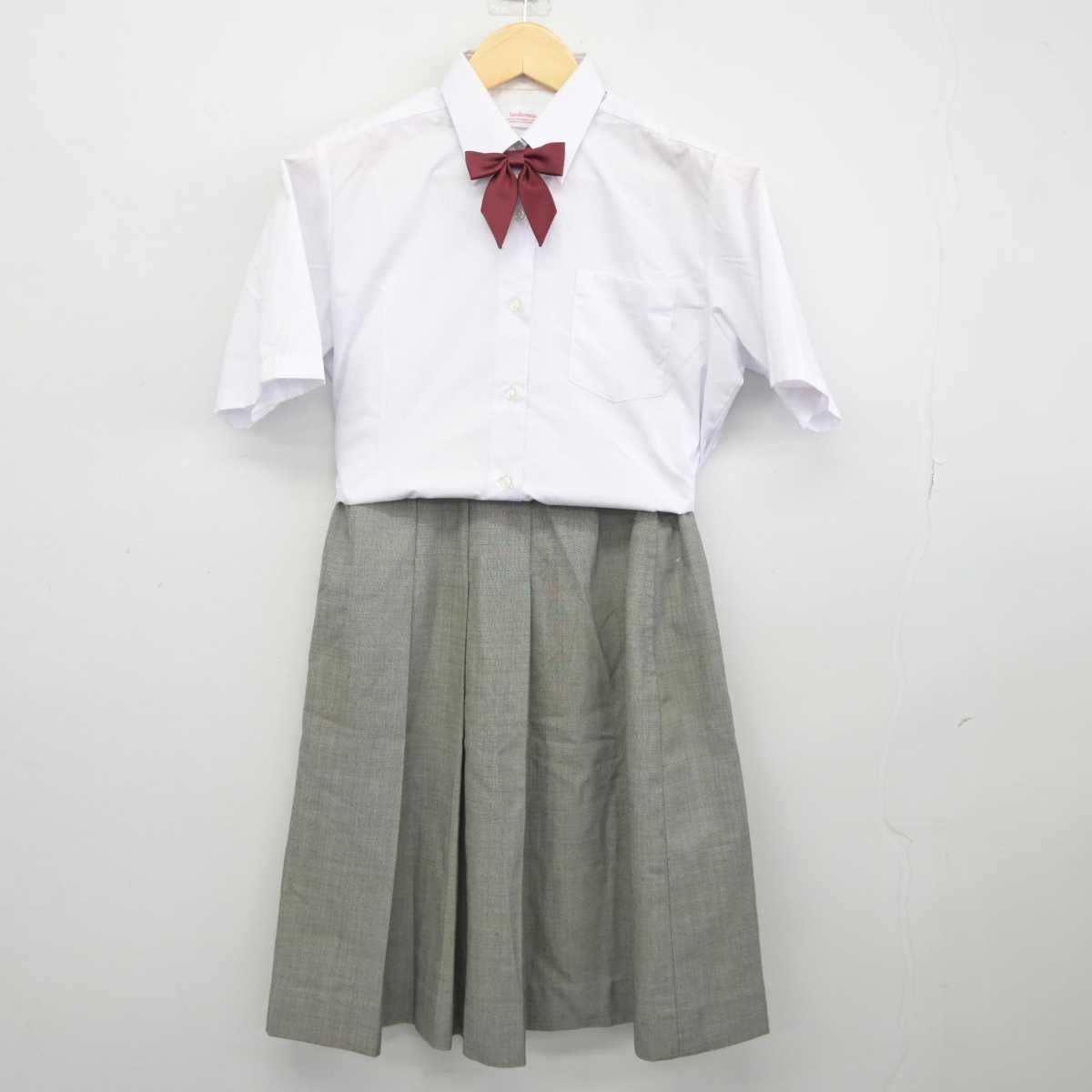 中古】埼玉県 霞ヶ関中学校 女子制服 3点 (シャツ・スカート) sf044786