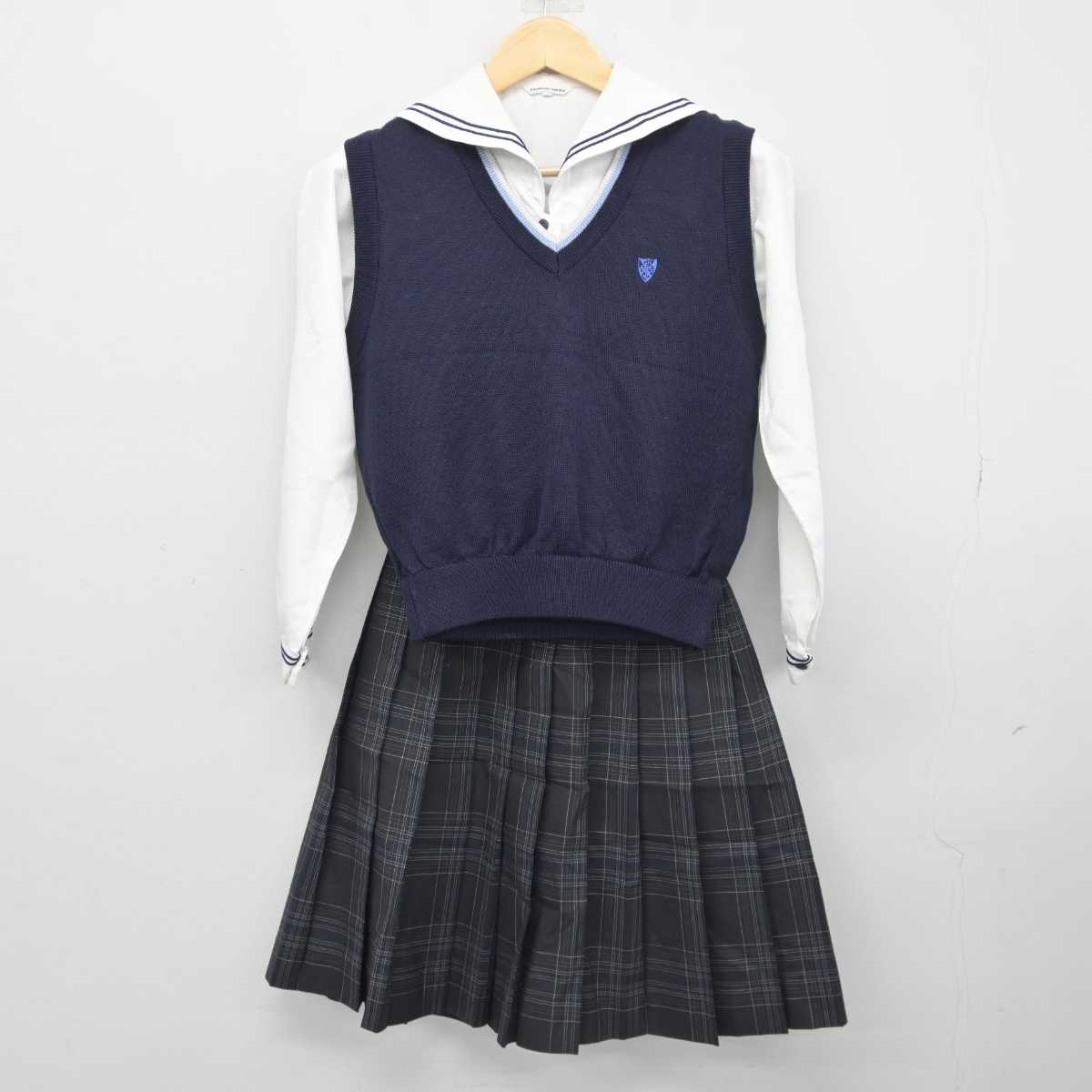 【中古】愛媛県 聖カタリナ学園高等学校 女子制服 3点 (シャツ・ニットベスト・スカート) sf045522