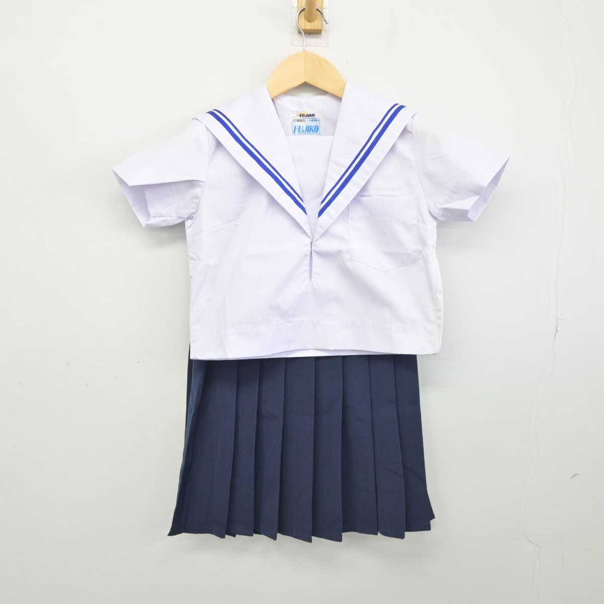 中古】 学校名不明 女子制服 2点 (セーラー服・スカート) sf045607