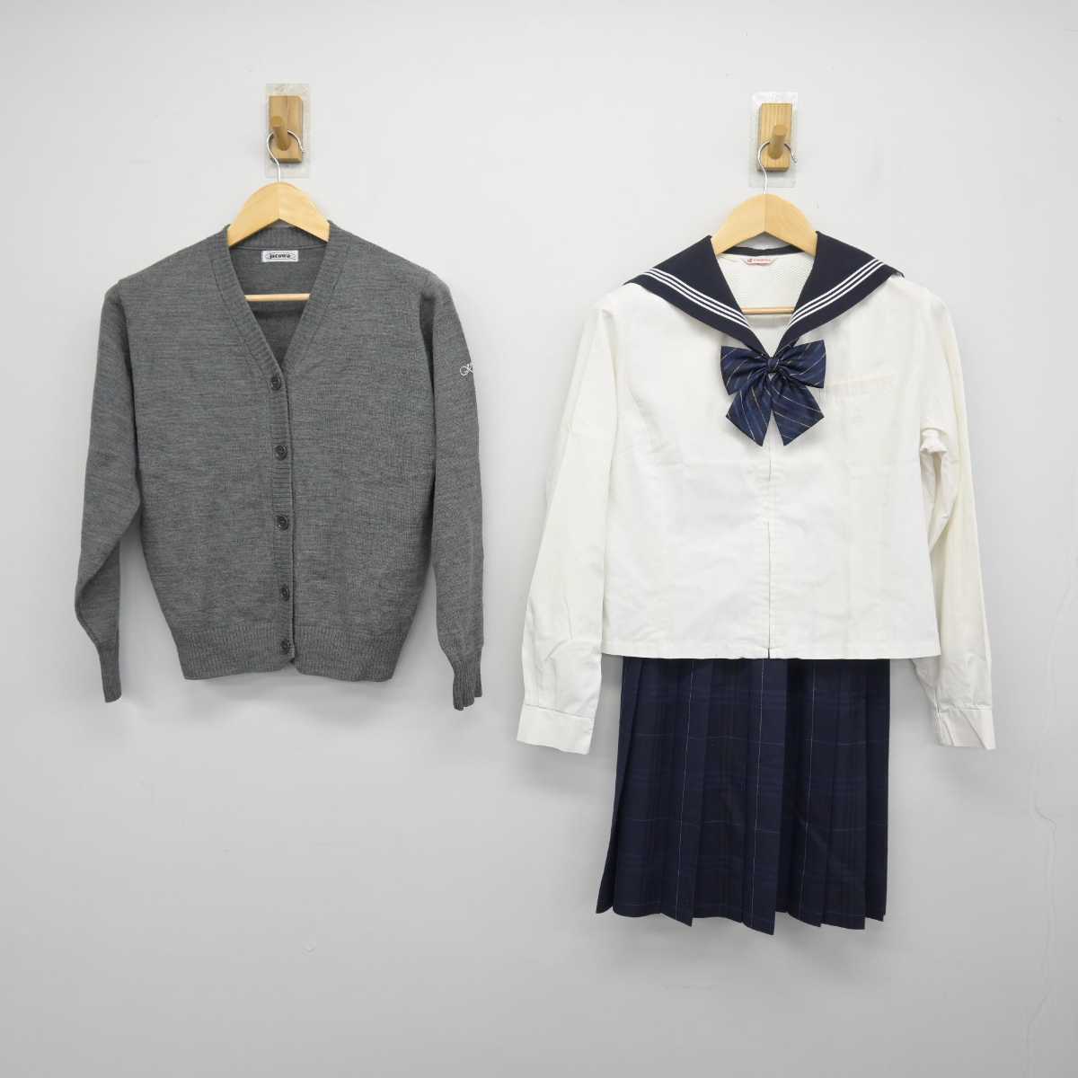 中古】東京都 佼成学園女子高等学校 女子制服 4点 (ニット・セーラー服 