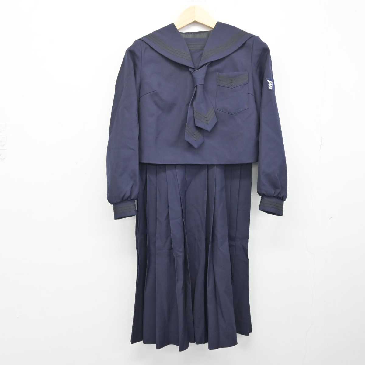 【中古】北海道 藤女子中学校・高等学校 女子制服 2点 (セーラー服・ジャンパースカート) sf050047