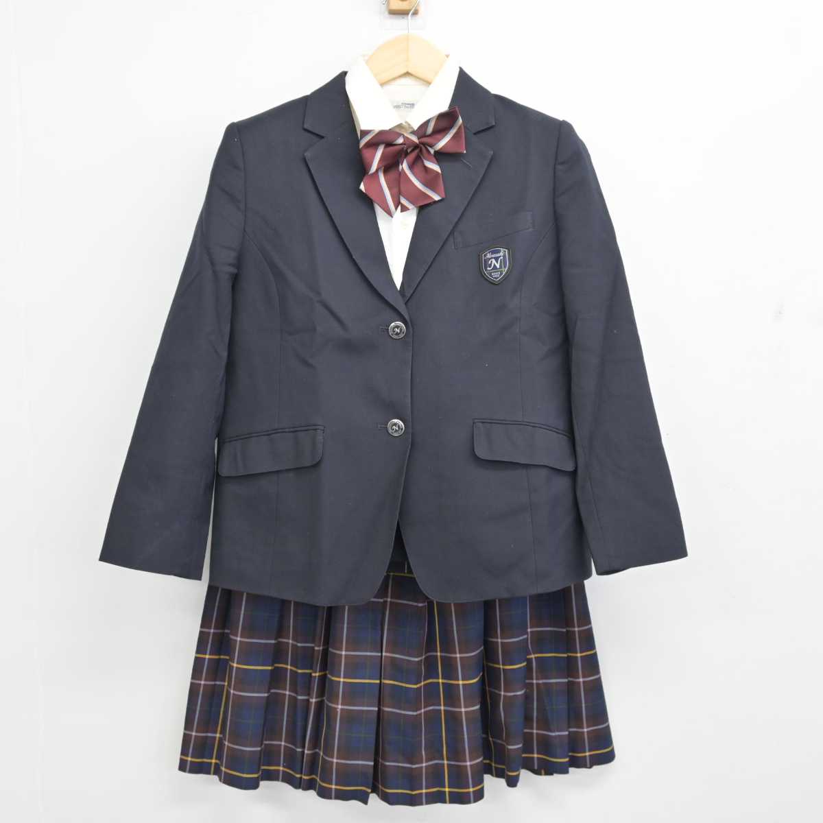 【中古】山梨県 韮崎高等学校 女子制服 4点 (ブレザー・シャツ・スカート) sf054066