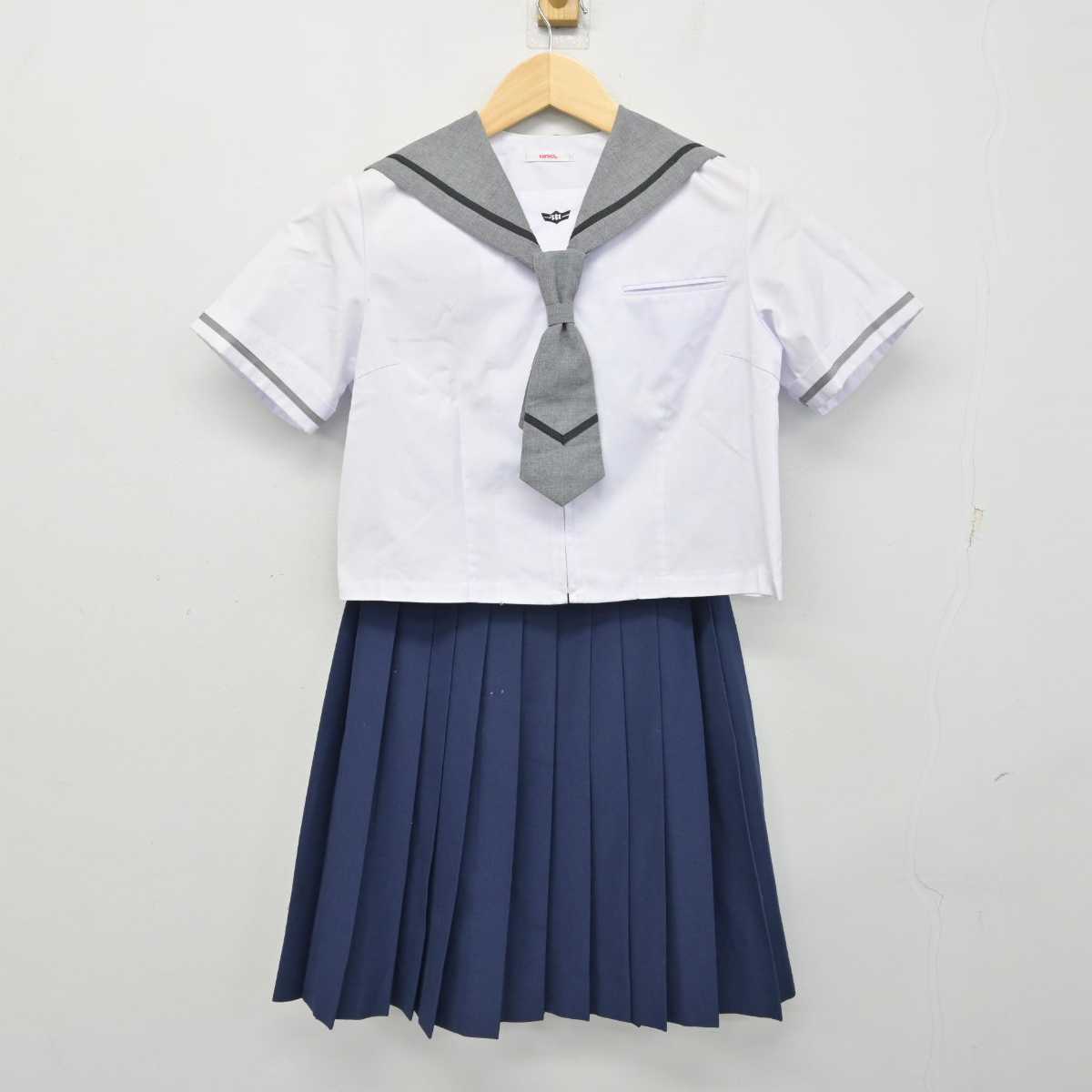 【中古】岩手県 北上市立上野中学校 女子制服 5点 (セーラー服・スカート) sf054351