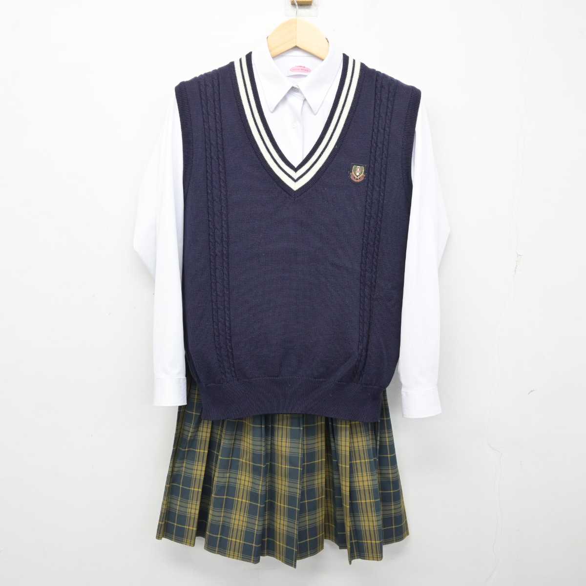 【中古】滋賀県 大津商業高等学校 女子制服 3点 (ニットベスト・シャツ・スカート) sf054384