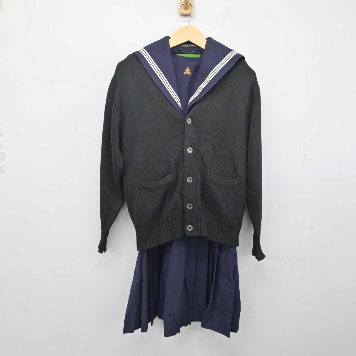 中古】福岡県 新宮中学校 女子制服 3点 (セーラー服・ジャンパースカート・ニット) sf054949 | 中古制服通販パレイド