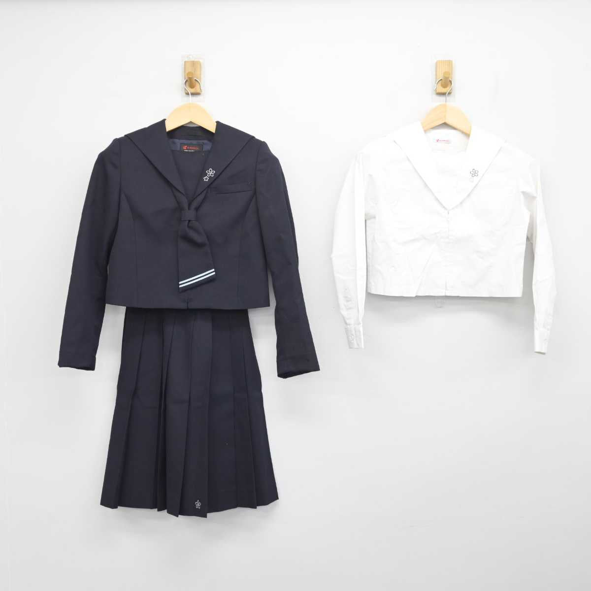 【中古】岡山県 岡山大安寺中等教育学校 女子制服 4点 (セーラー服・ブラウス・スカート) sf056255