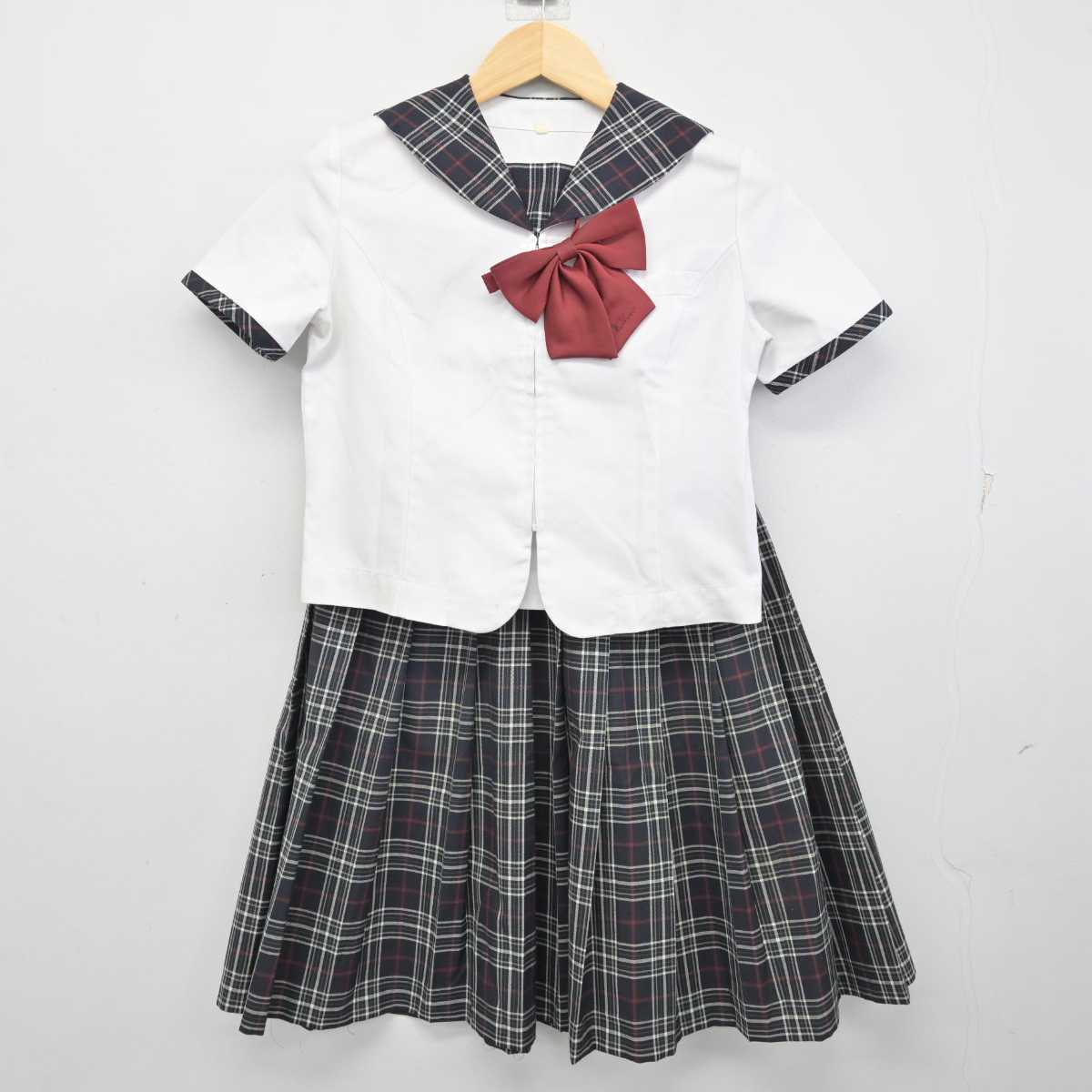 中古】福岡県 福岡大学附属大濠中学校 女子制服 2点 (セーラー服・スカート) sf057774 | 中古制服通販パレイド