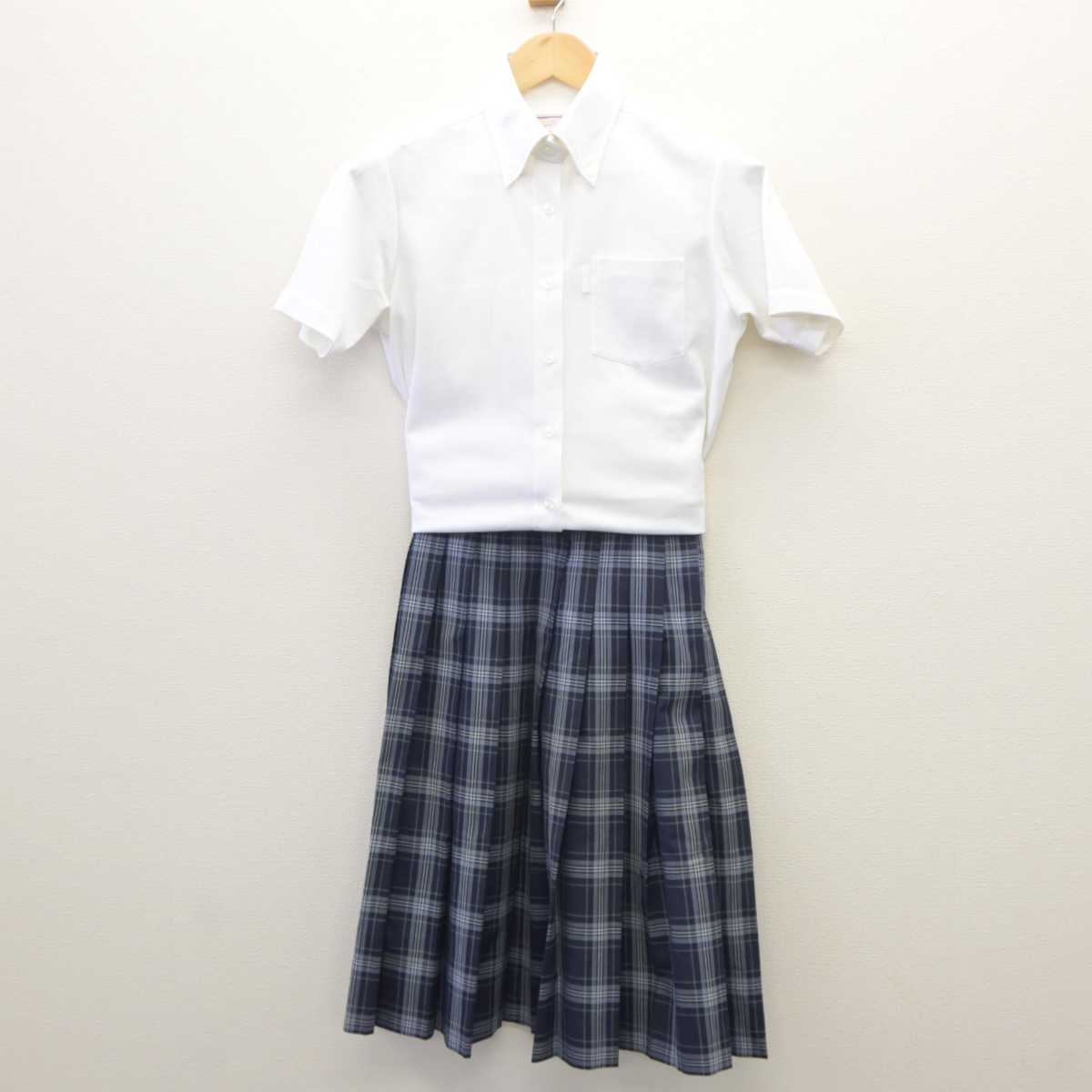 中古】埼玉県 花咲徳栄高等学校 女子制服 2点 (シャツ・スカート