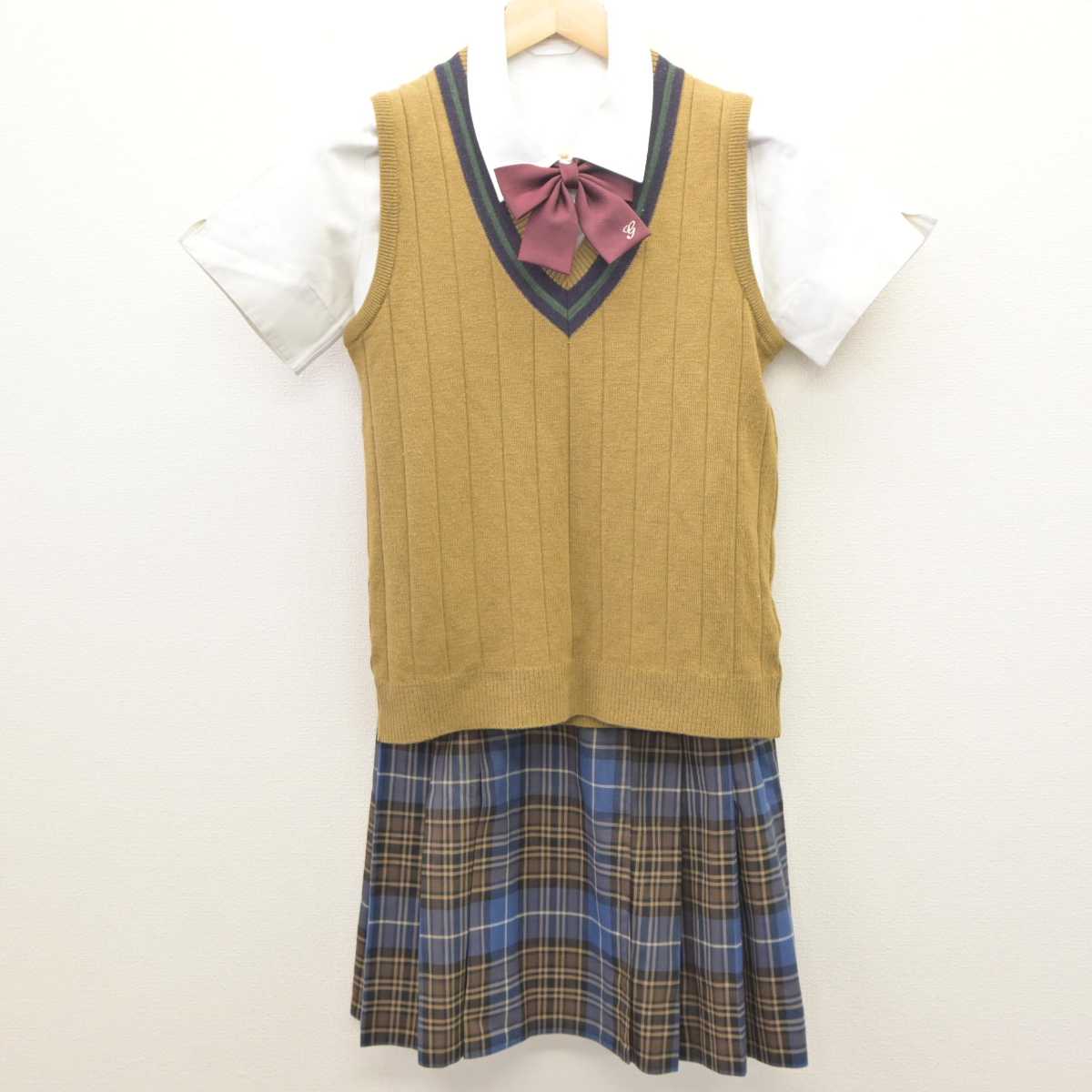 中古】岡山県 岡山学芸館高等学校 女子制服 5点 (ニットベスト・シャツ・スカート) sf061165 | 中古制服通販パレイド