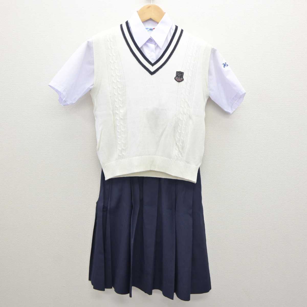 【中古】埼玉県 星野高等学校 女子制服 3点 (ニットベスト・シャツ・スカート) sf062182