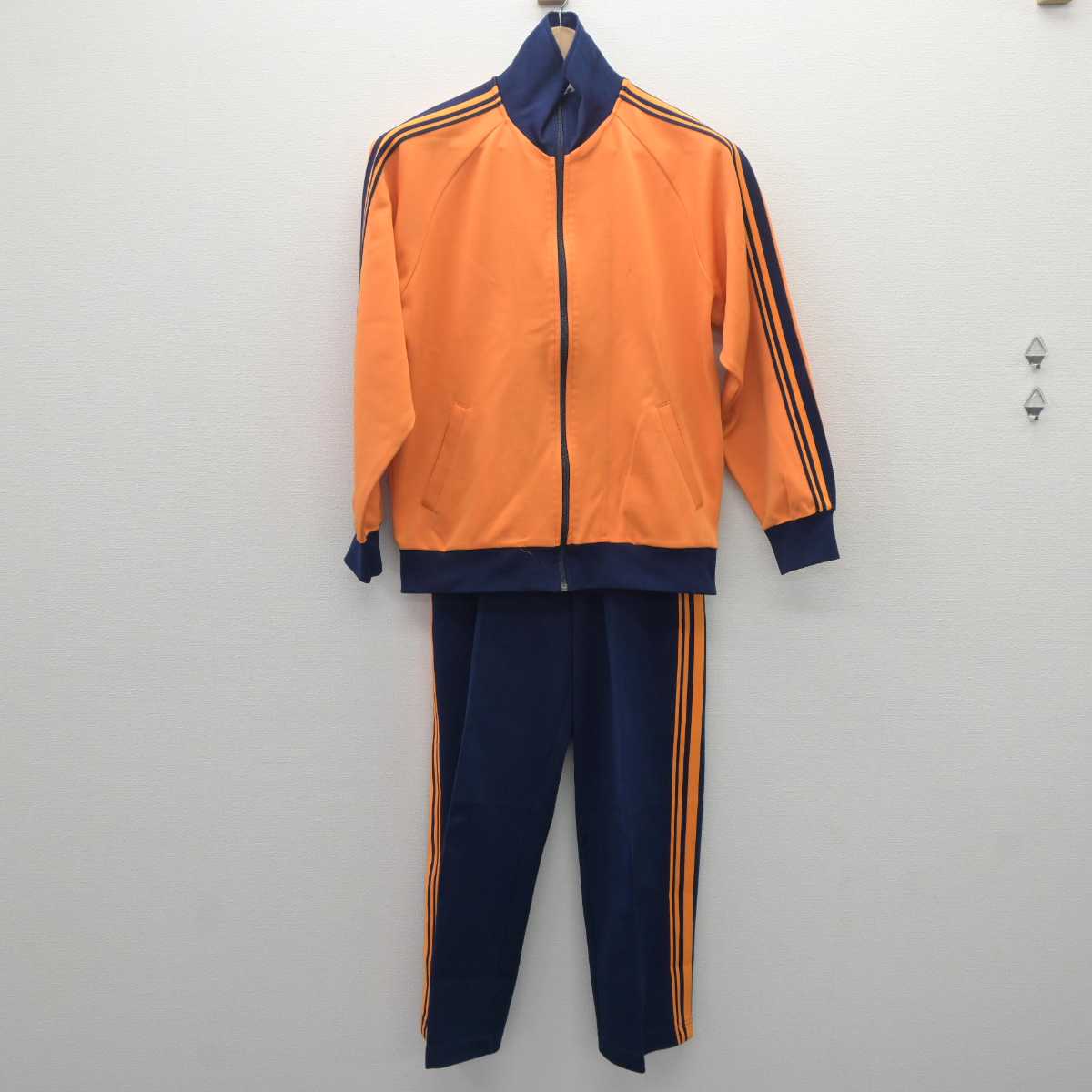 【中古】岐阜県 日新中学校 女子制服 2点 (ジャージ 上・ジャージ 下) sf062751