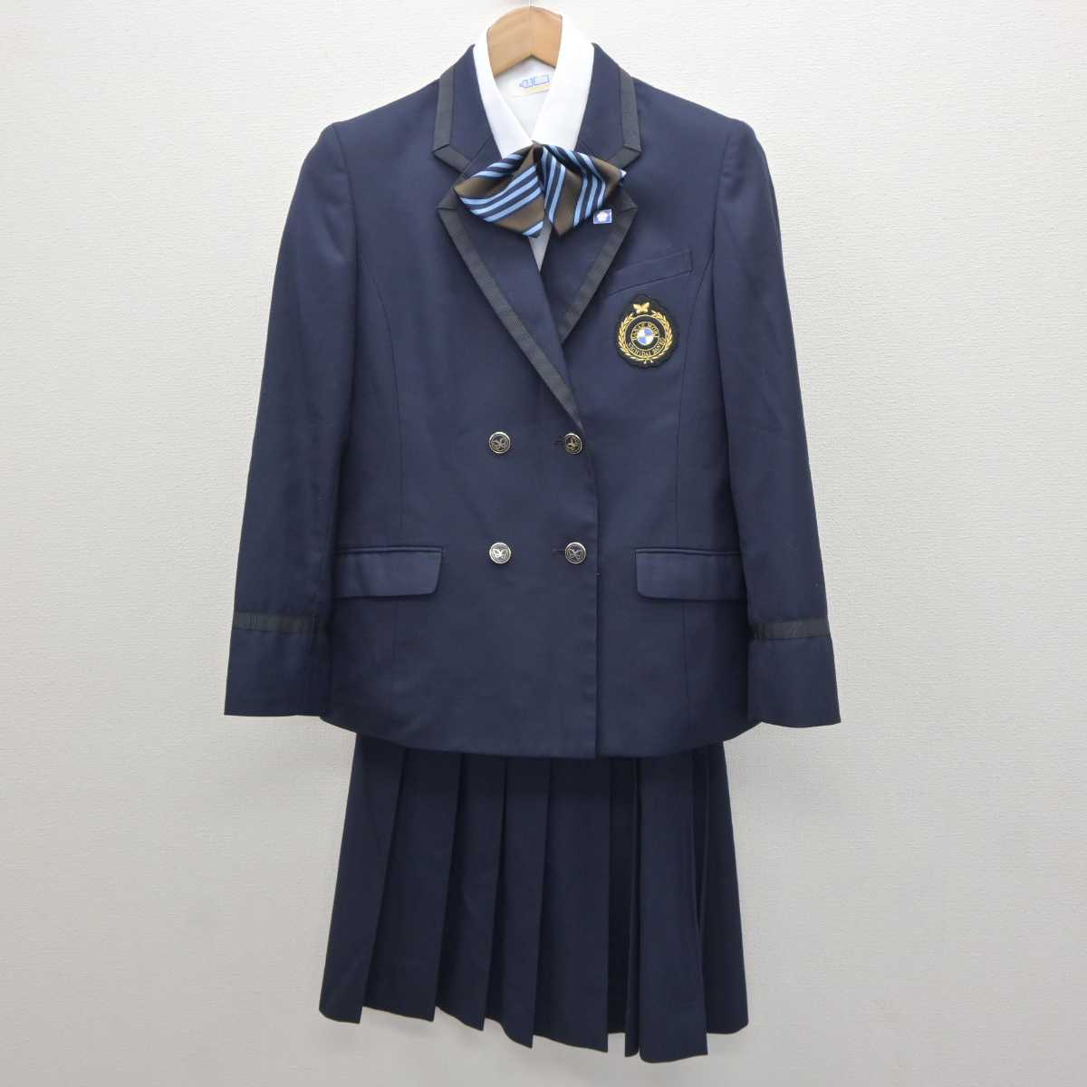 平塚学園男子制服 - 家具