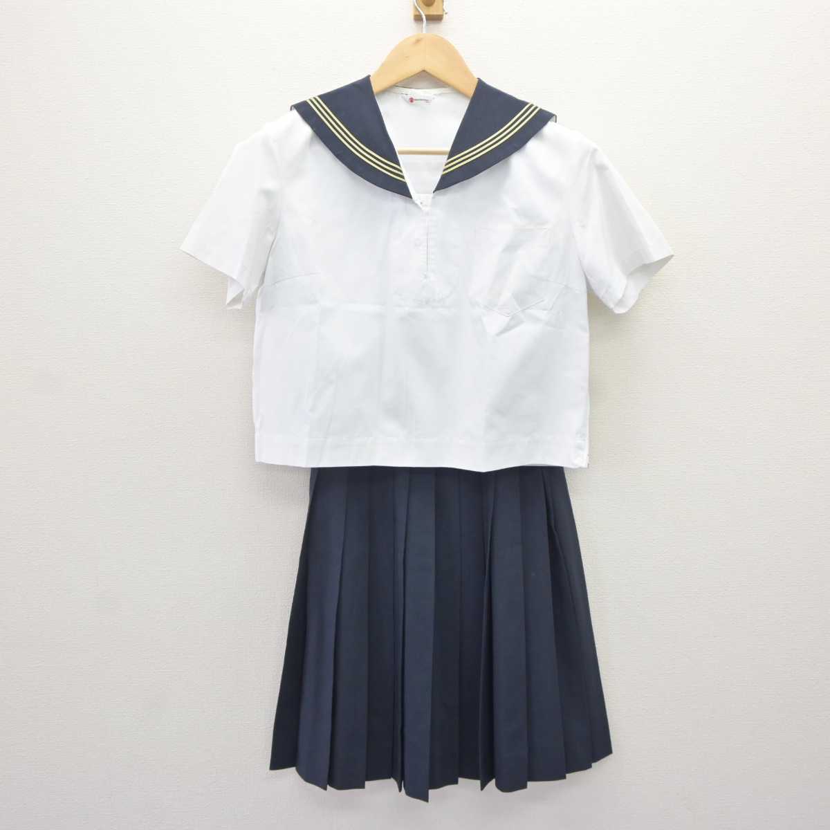 【中古】青森県 弘前学院聖愛高等学校 女子制服 3点 (セーラー服・スカート) sf064886