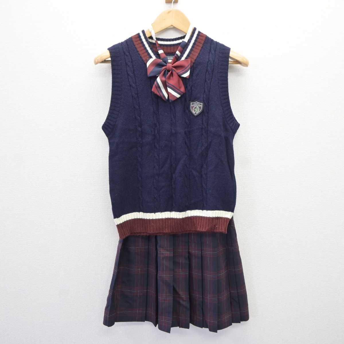 中古】岡山県 岡山理科大学附属中学校・高等学校 女子制服 3点 (ニットベスト・スカート) sf065255 | 中古制服通販パレイド