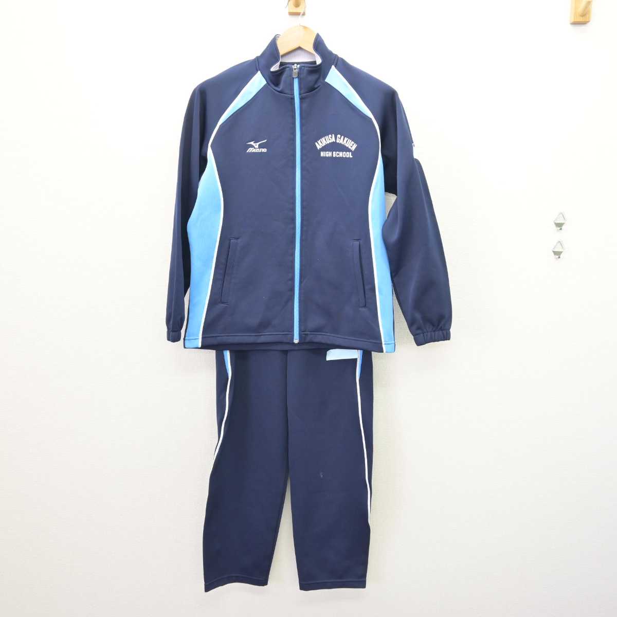 中古】埼玉県 秋草学園高等学校 女子制服 2点 (ジャージ 上