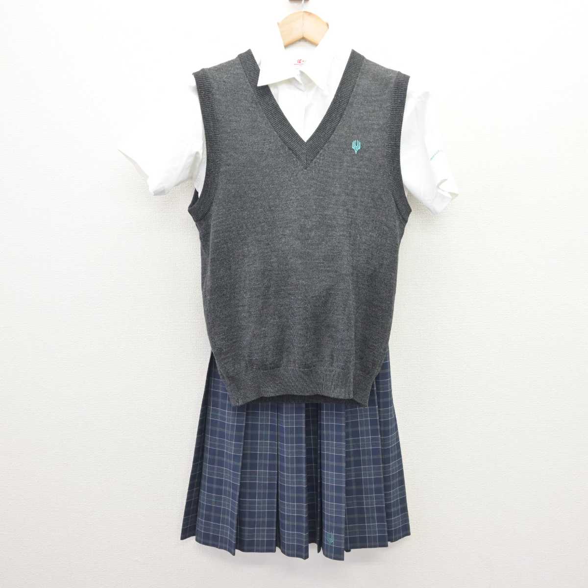 中古】大阪府 大阪学芸高等学校 女子制服 3点 (ニットベスト 中古】大阪府 大阪学芸高等学校 女子制服 3点 (ニットベスト
