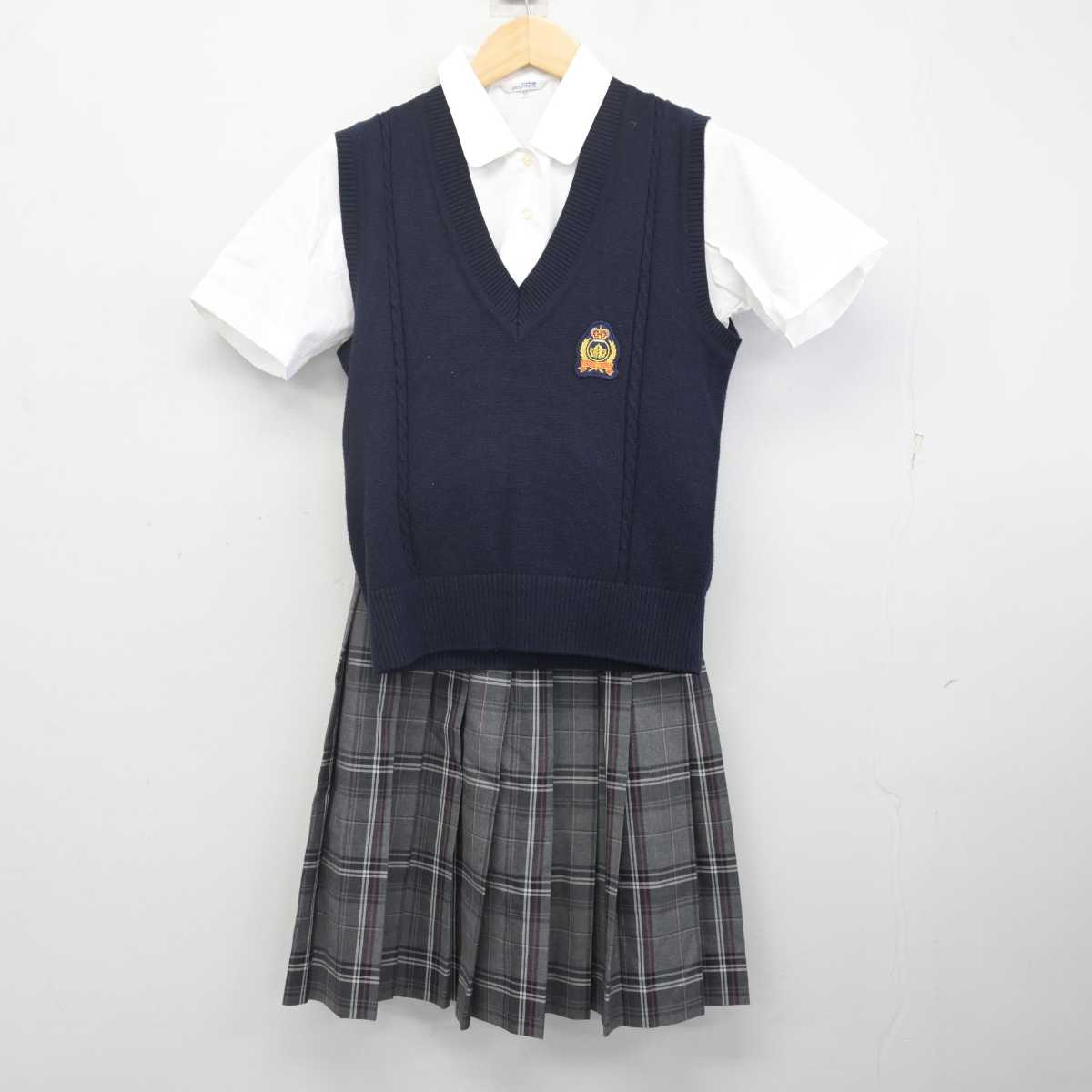 【中古】千葉県 流通経済大学附属柏高等学校 女子制服 3点 (ニットベスト・シャツ・スカート) sf071418