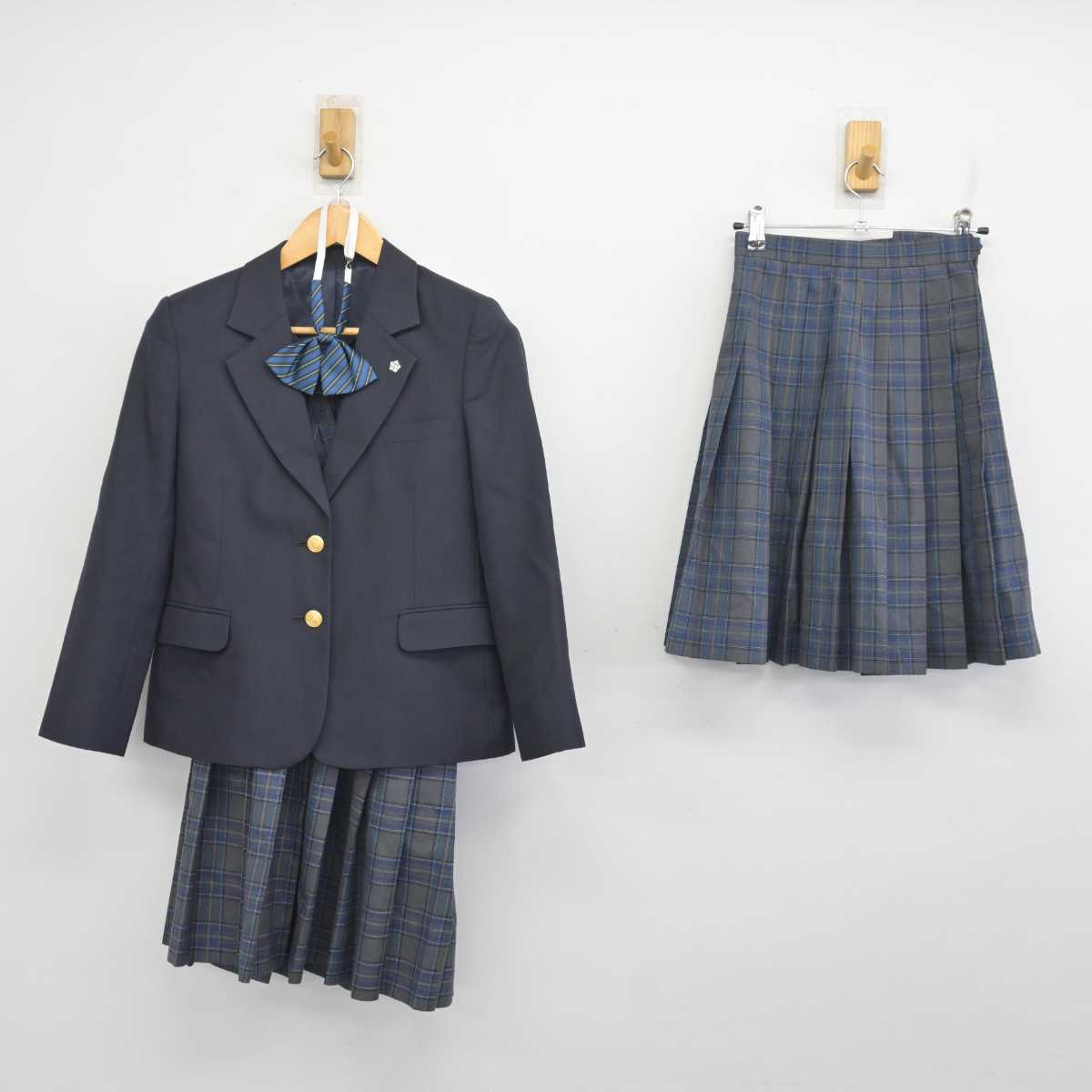 【中古】神奈川県 南瀬谷中学校 女子制服 6点 (ブレザー・スカート) sf073507