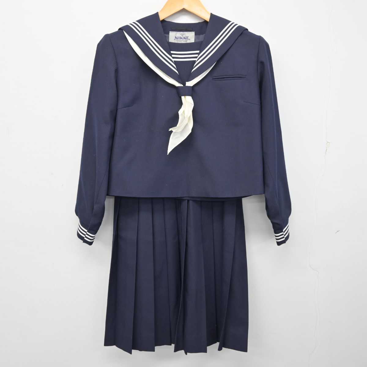 中古】群馬県 休泊中学校 女子制服 4点 (セーラー服・ベスト・スカート) sf074492 | 中古制服通販パレイド