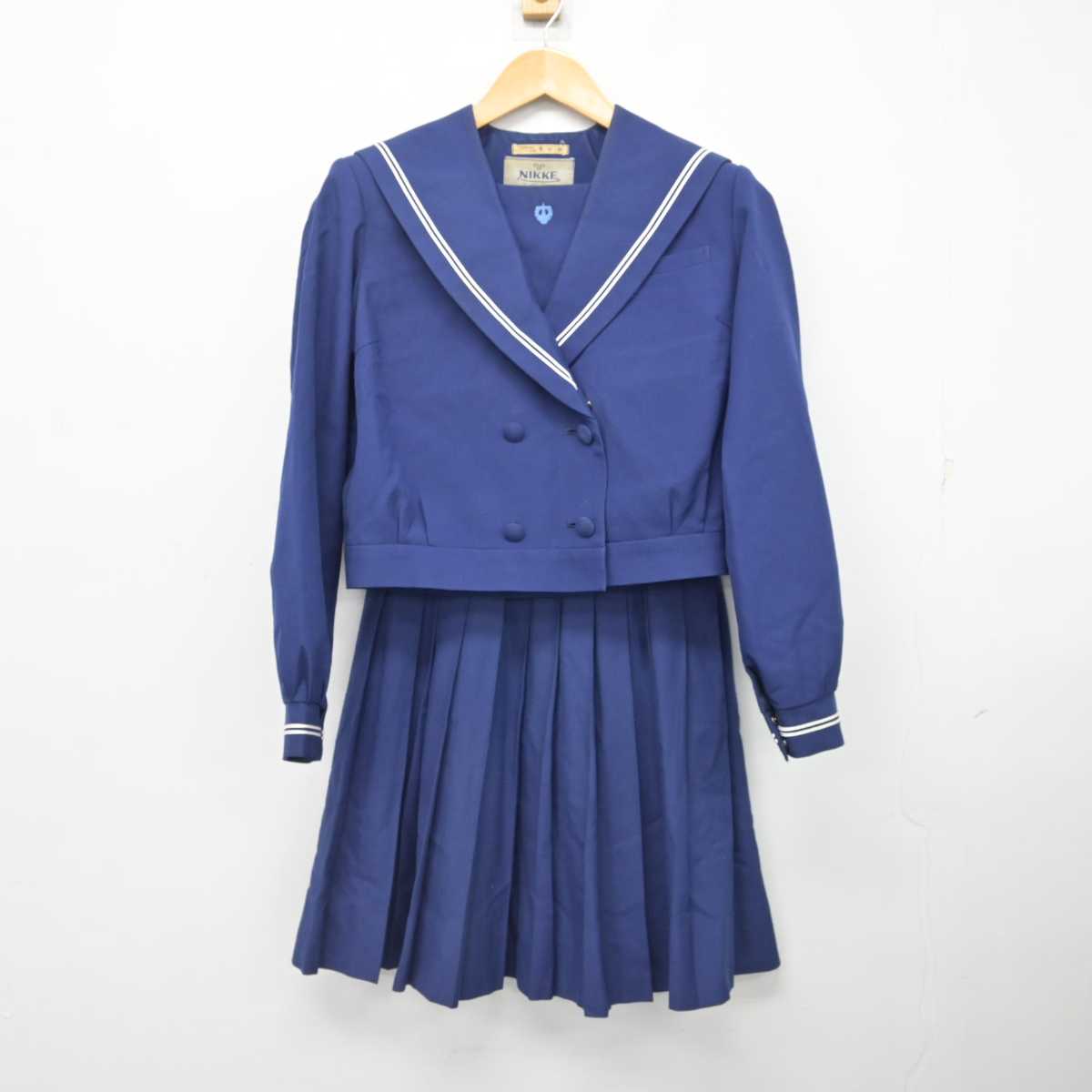 【中古】山口県 黒石中学校 女子制服 2点 (セーラー服・スカート) sf076733