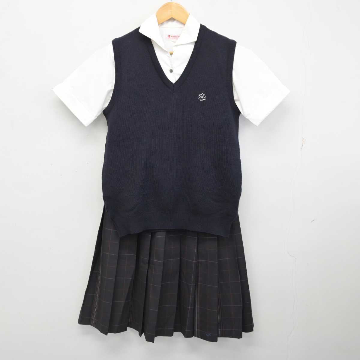 中古】山形県 村山産業高等学校 女子制服 3点 (ニットベスト 中古】山形県 村山産業高等学校 女子制服 3点 (ニットベスト