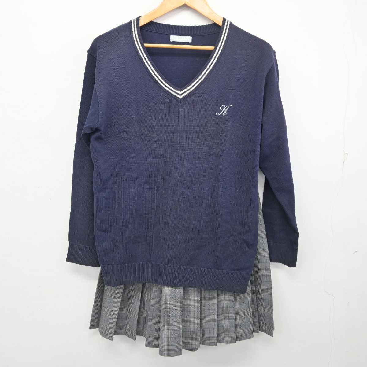 【中古】大阪府 近畿大学附属高等学校 女子制服 2点 (ニット・スカート) sf077862