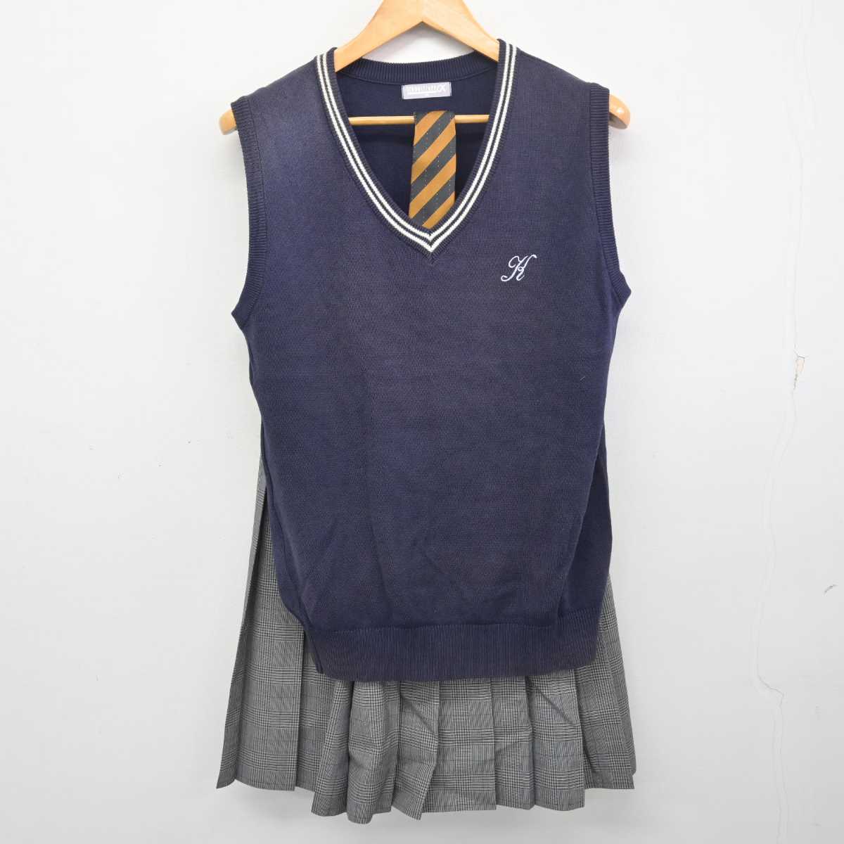 中古】大阪府 近畿大学附属高等学校 女子制服 3点 (ニットベスト・スカート) sf077863 | 中古制服通販パレイド