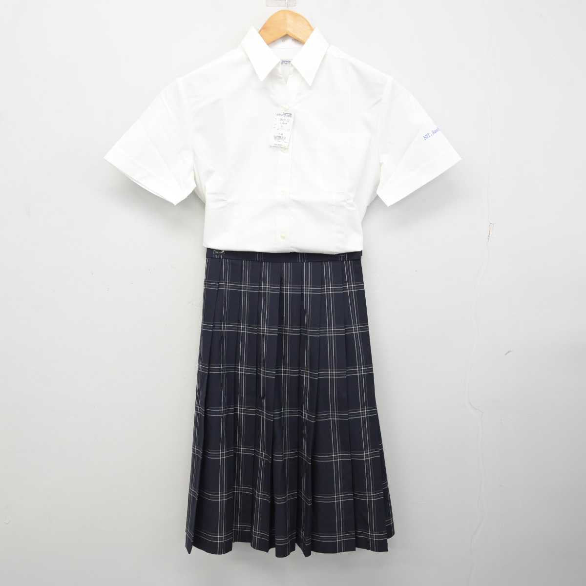 中古】長崎県 佐世保工業高等専門学校 女子制服 2点 (シャツ・スカート) sf080059 | 中古制服通販パレイド