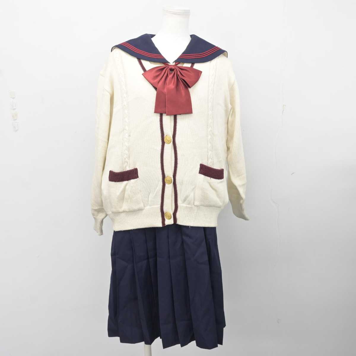 【中古】福岡県 博多女子中学校 女子制服 4点 (ニット・セーラー服・ジャンパースカート) sf080835