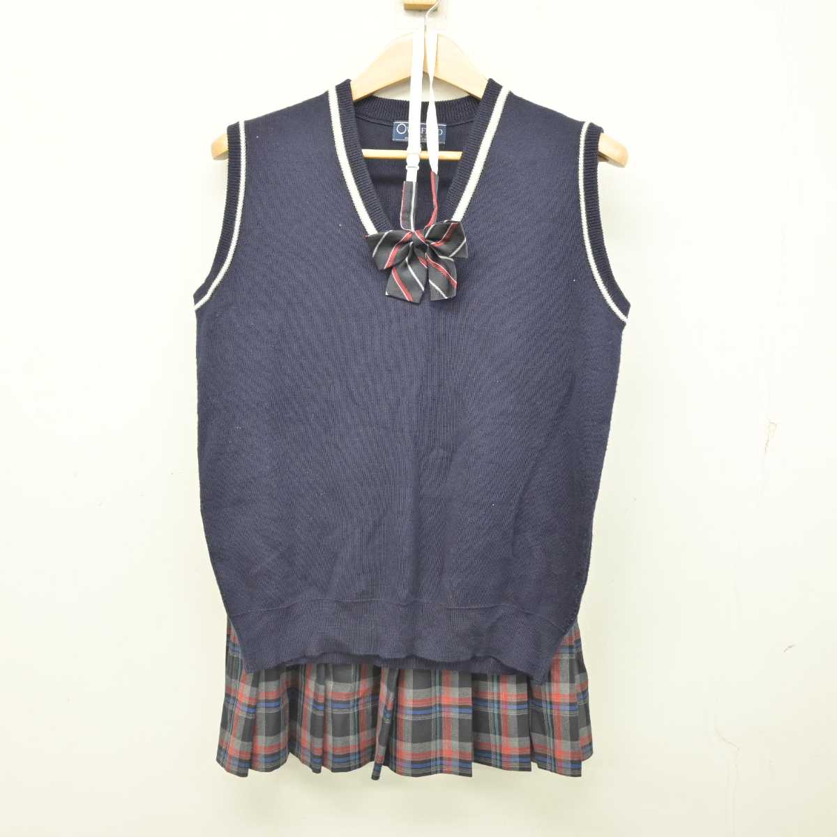 中古】 日々輝学園高等学校 女子制服 4点 (ニットベスト 中古】 日々輝学園高等学校 女子制服 4点 (ニットベスト