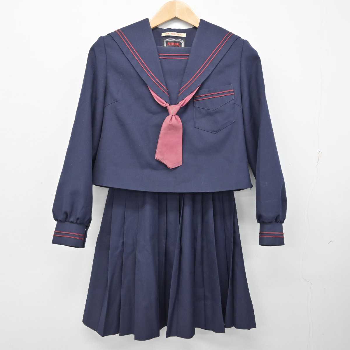 中学女子制服 制服図鑑〜共学校〜｜中学図鑑編集部｜【中学図鑑 | ラコモ】