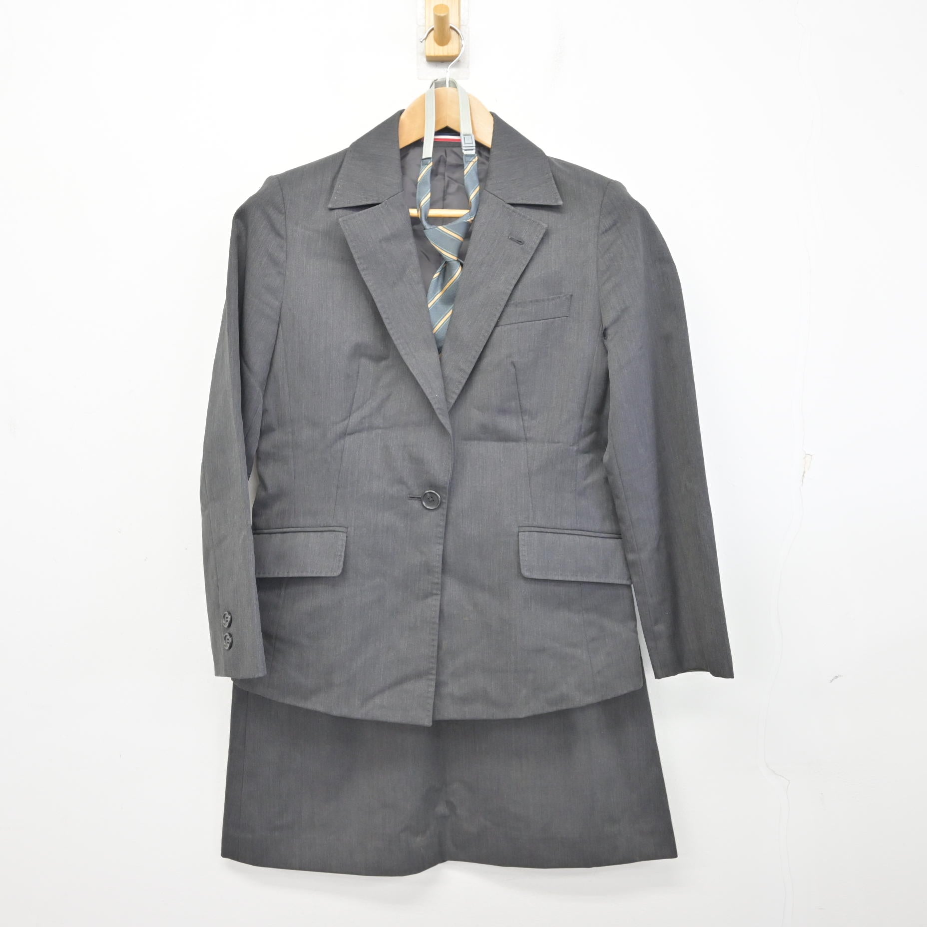 【現金特価】 中古】東京都 (ブレザー 3点 女子制服 武蔵野調理師専門学校 学生服