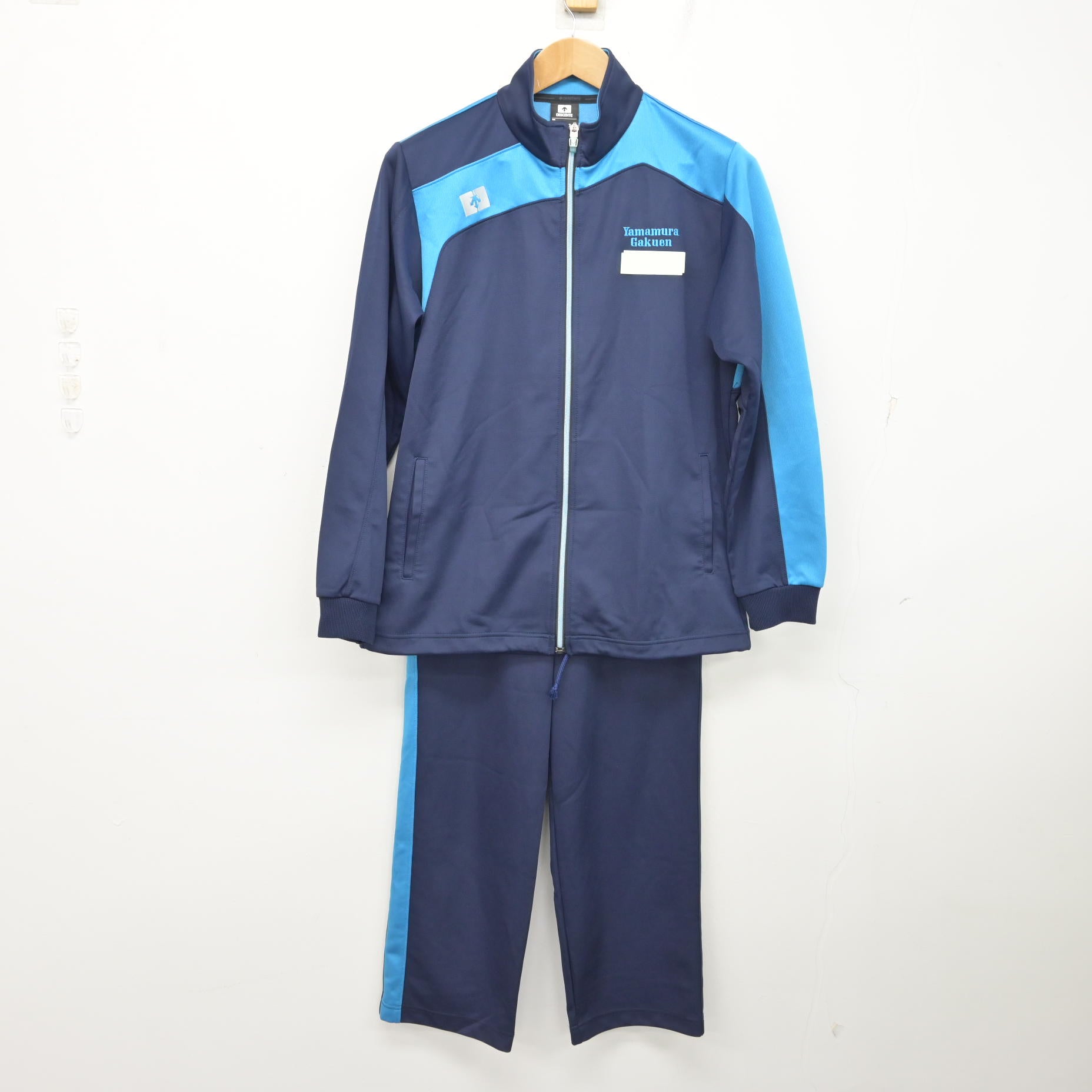 中古】埼玉県 山村学園高等学校 女子制服 2点 (ジャージ 上・ジャージ