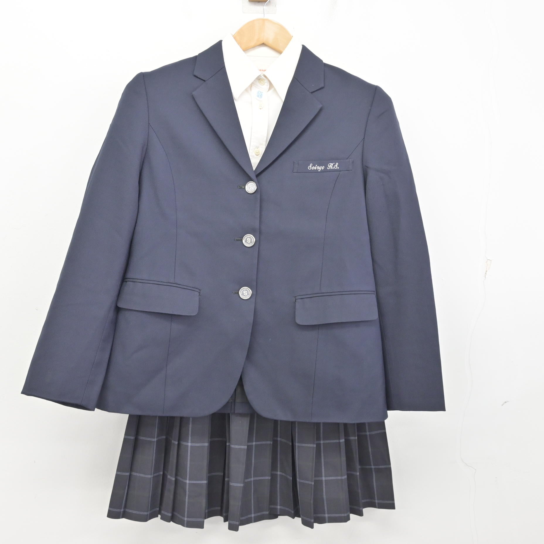 聖陵高等ブレザー 制服紹介 - 松山聖陵高等学校｜学校法人 松山聖陵学園