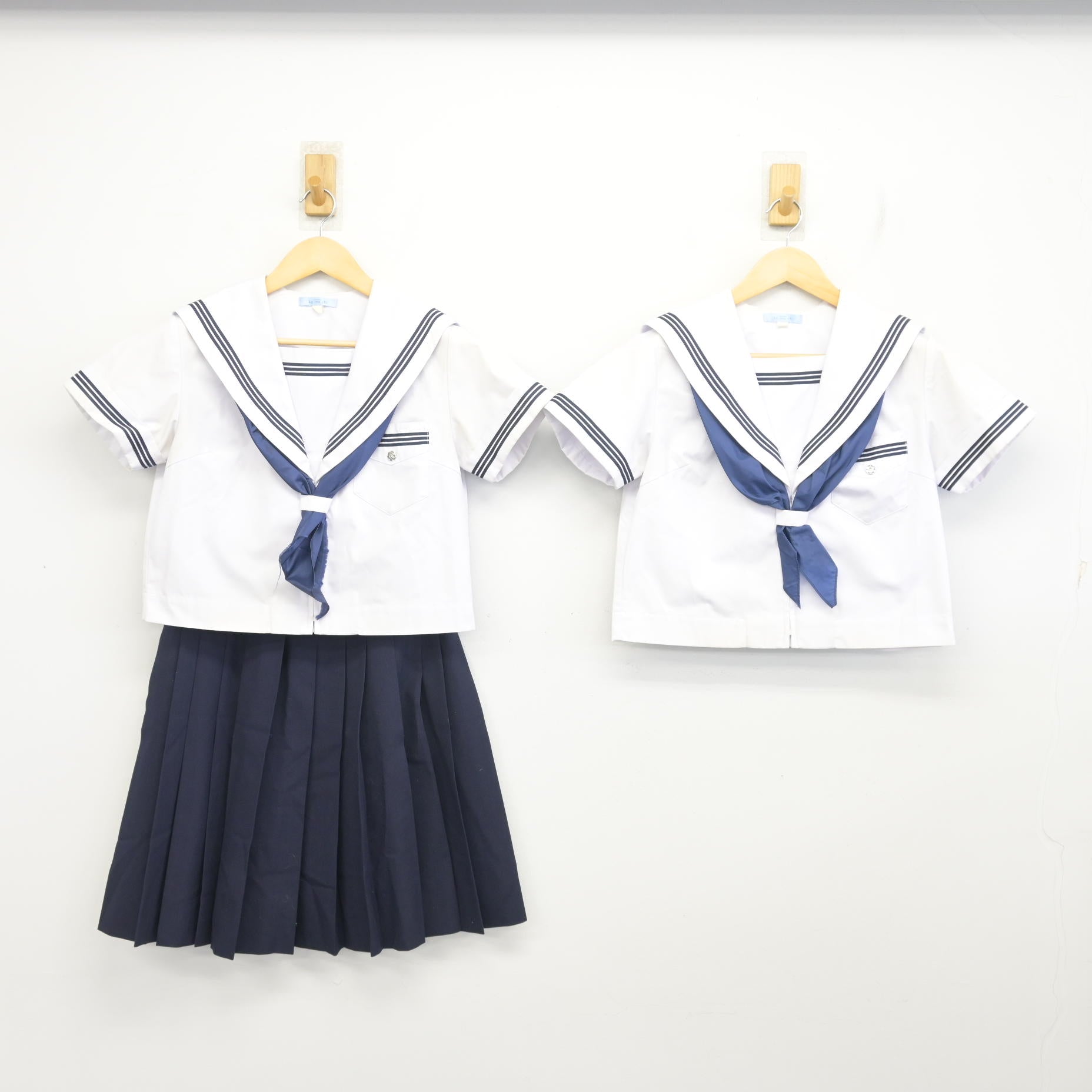 ③ 新品　制服　スカート　比翼　刺繍 中古】大阪府 三国中学校 女子制服 5点 (セーラー服・スカート