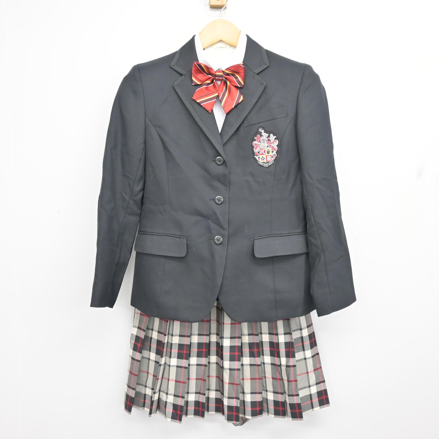 中古】鹿児島県 神村学園高等部 女子制服 4点 (ブレザー・シャツ