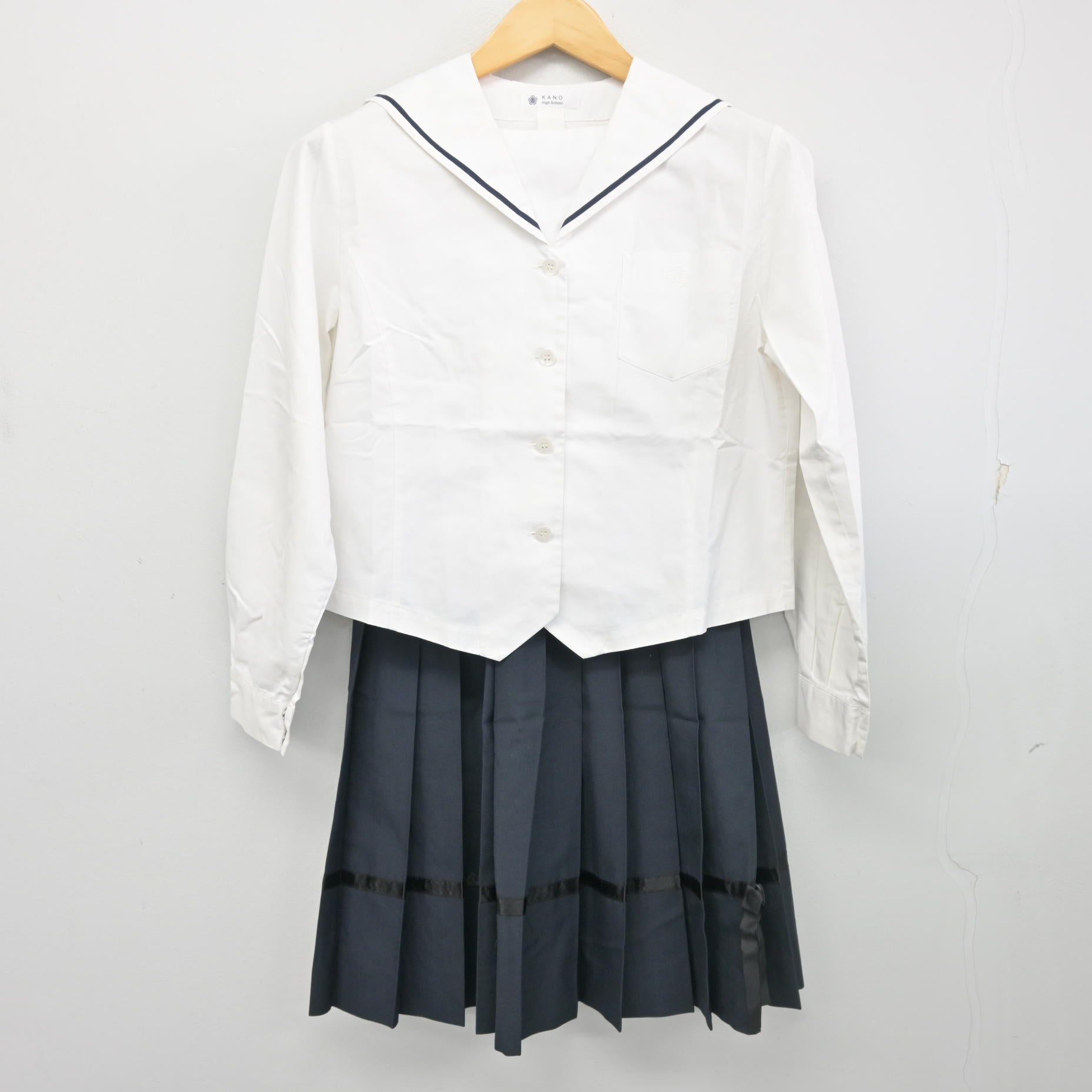 中古】岐阜県 加納高等学校 女子制服 3点 (セーラー服・スカート 