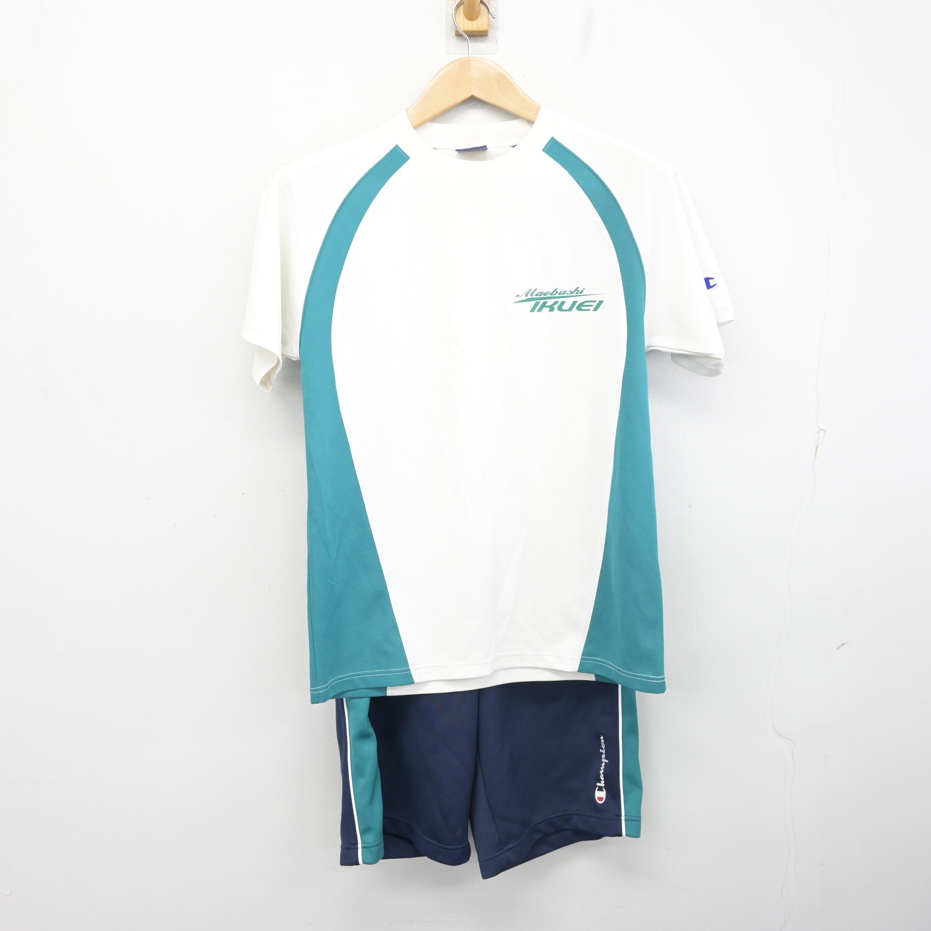 中古】群馬県 前橋育英高等学校 女子制服 2点 (体操服 上・体操服 下