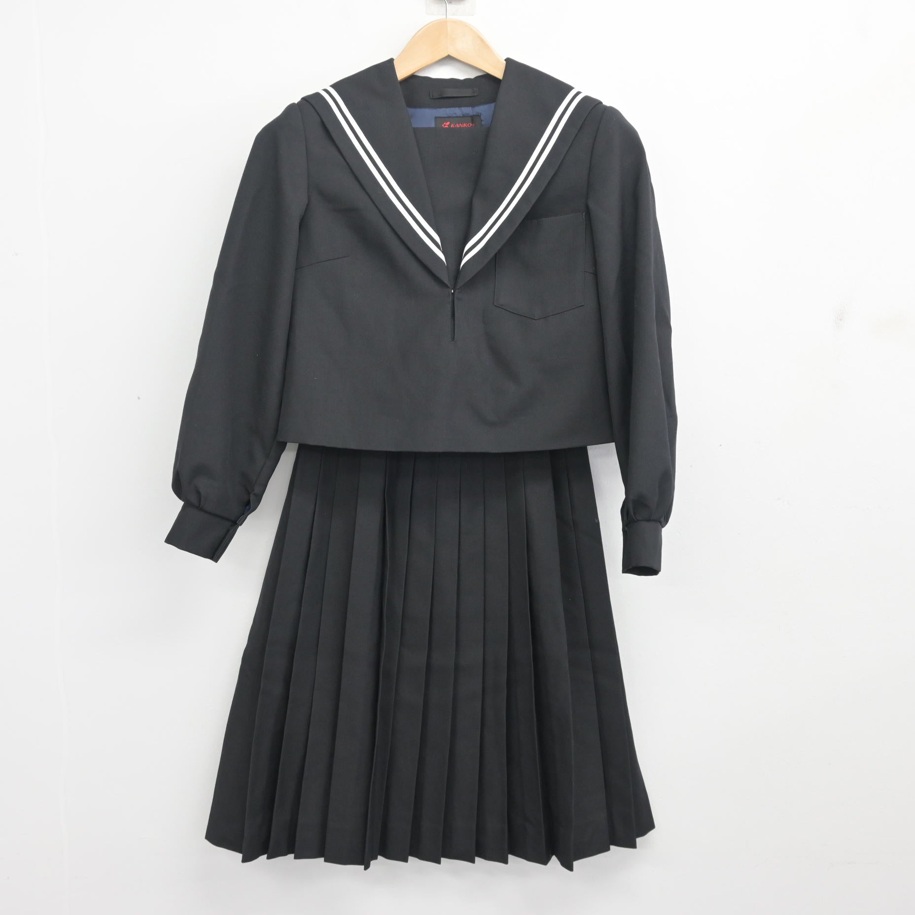 中古】愛知県 千代田中学校 女子制服 2点 (セーラー服・スカート