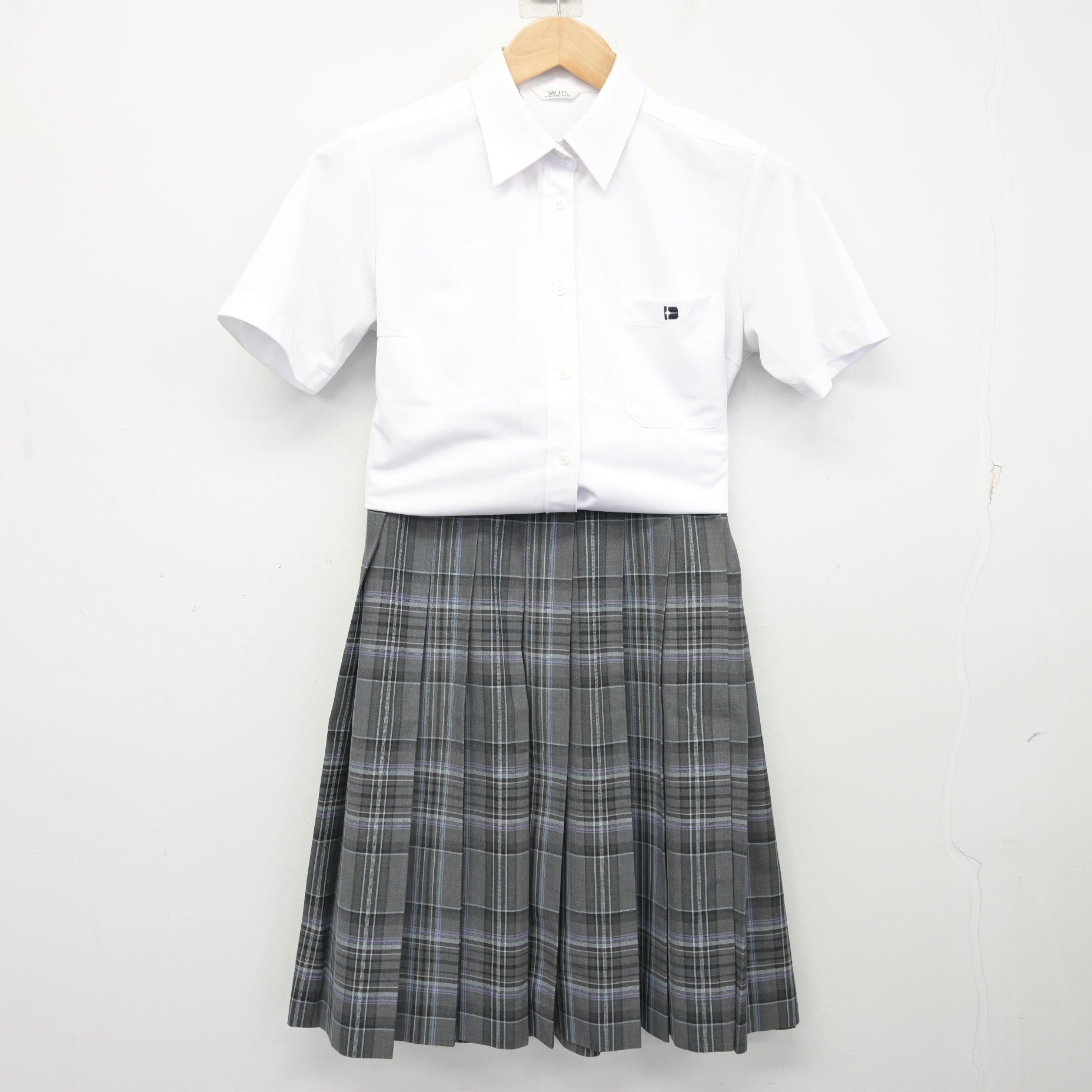 中古】埼玉県 叡明高等学校 女子制服 2点 (シャツ・スカート) sf108637