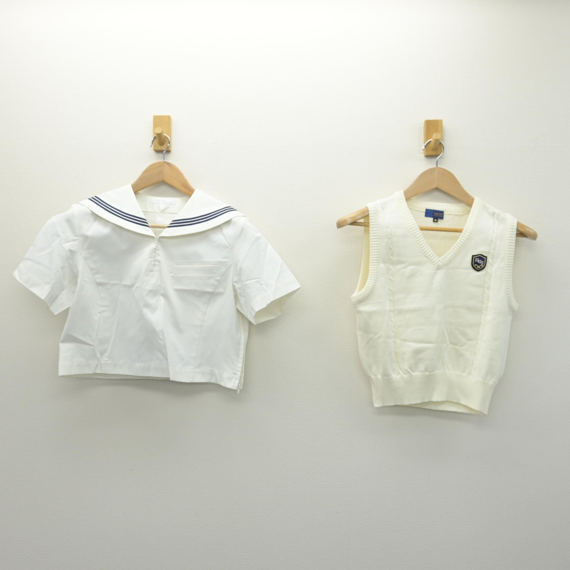 中古】福岡県 博多女子高等学校 女子制服 2点 (ニット・ニット
