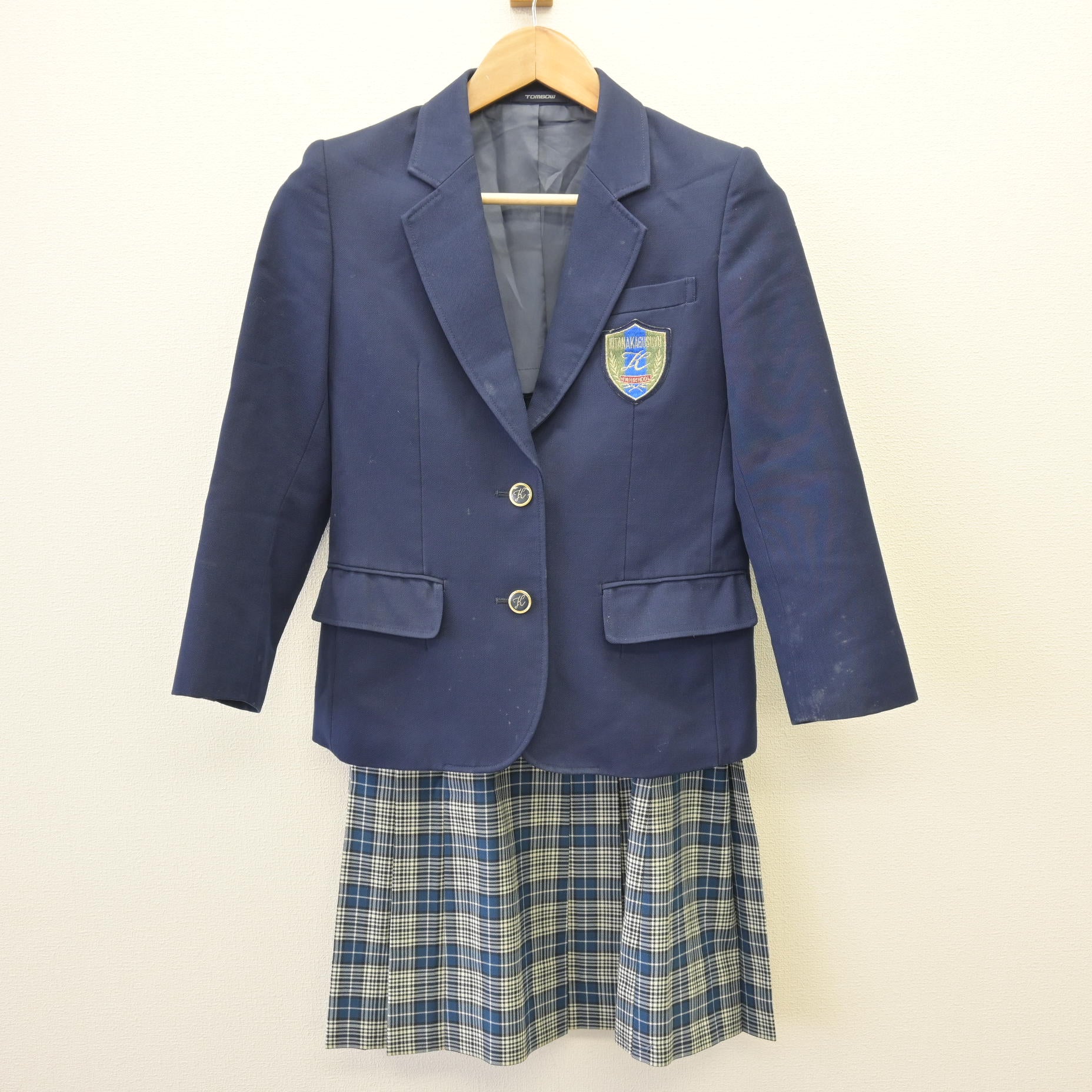 中古】沖縄県 北中城高等学校 女子制服 3点 (ブレザー・スカート