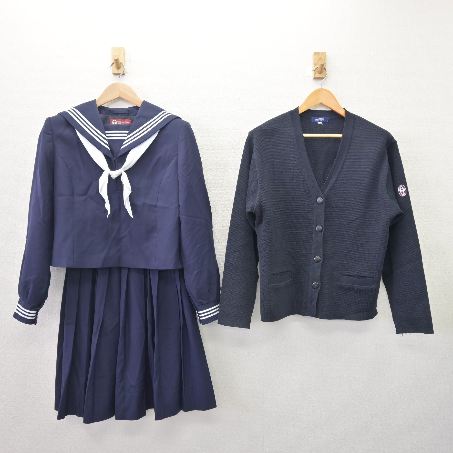 中古】広島県 比治山女子高等学校 女子制服 4点 (セーラー服