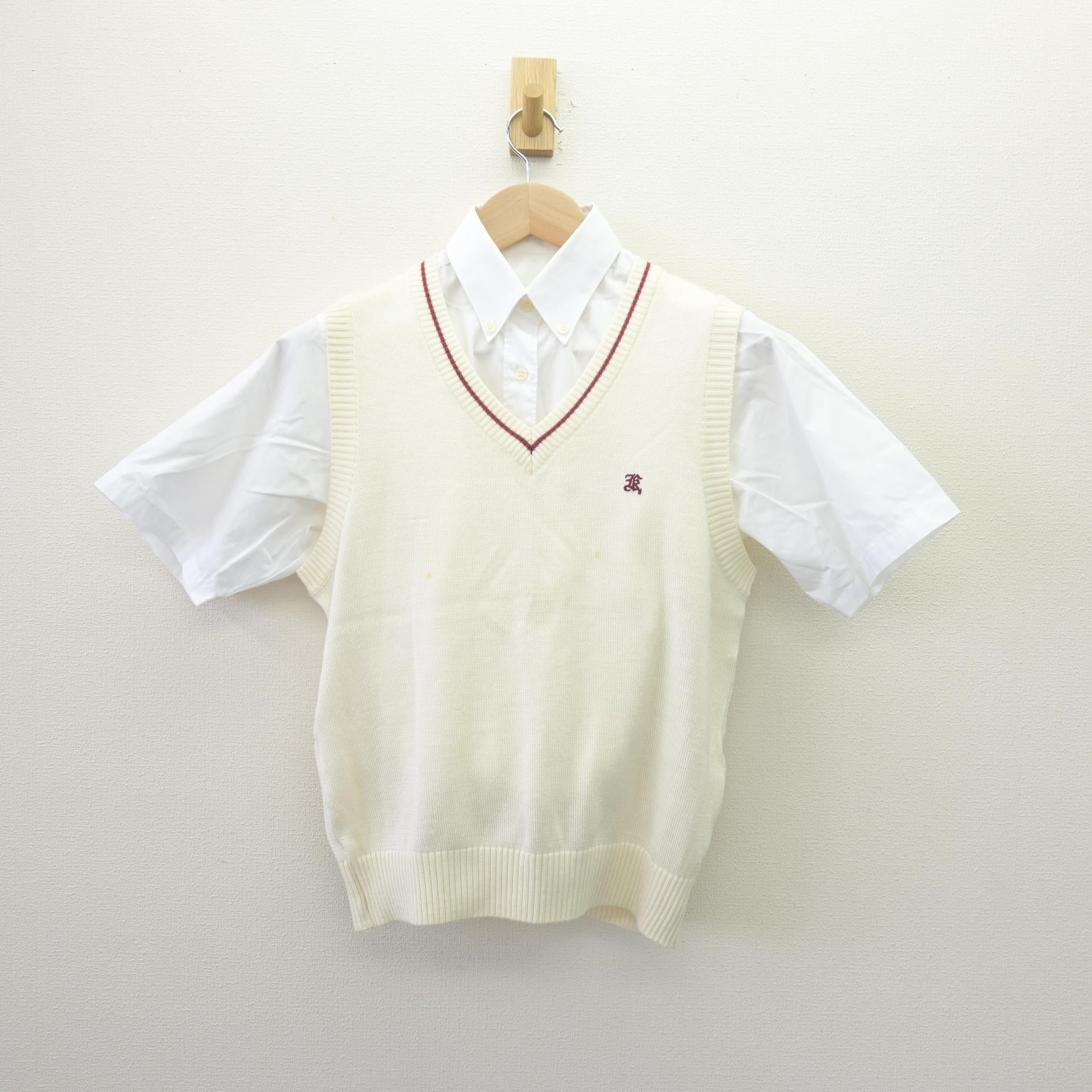中古】埼玉県 春日部共栄高等学校 女子制服 2点 (ニットベスト・シャツ 
