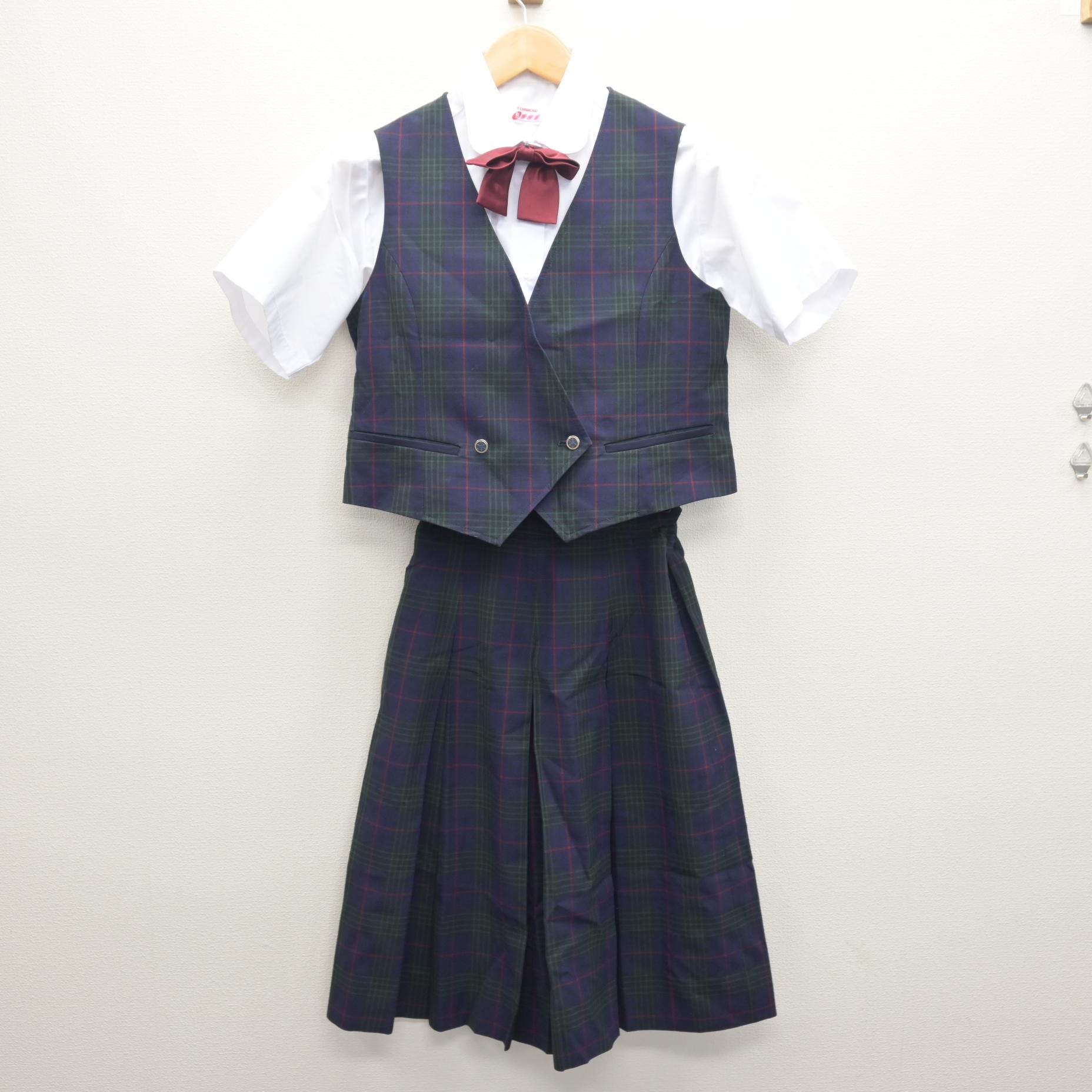 中古】北海道 上野幌中学校 女子制服 4点 (ベスト・ブラウス・スカート